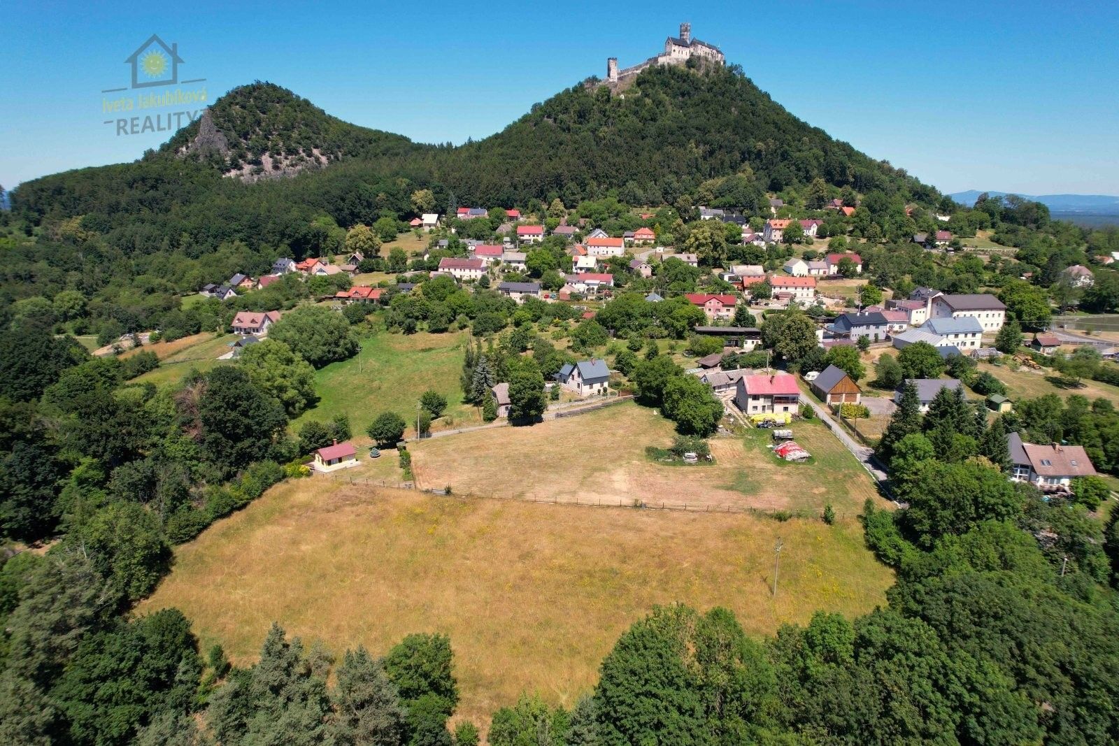Prodej pozemku 4305 m² - foto 1