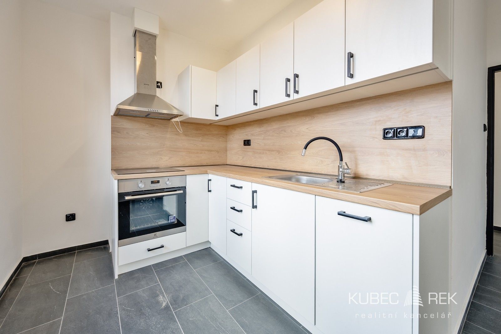 Prodej bytu 2+1 50 m² - foto 1