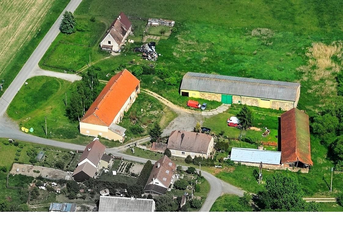 Prodej nemovitosti 1530 m² - foto 2