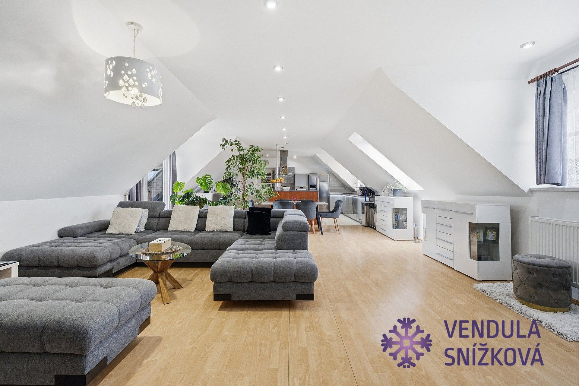 Prodej komerčního prostoru 533 m² - foto 2