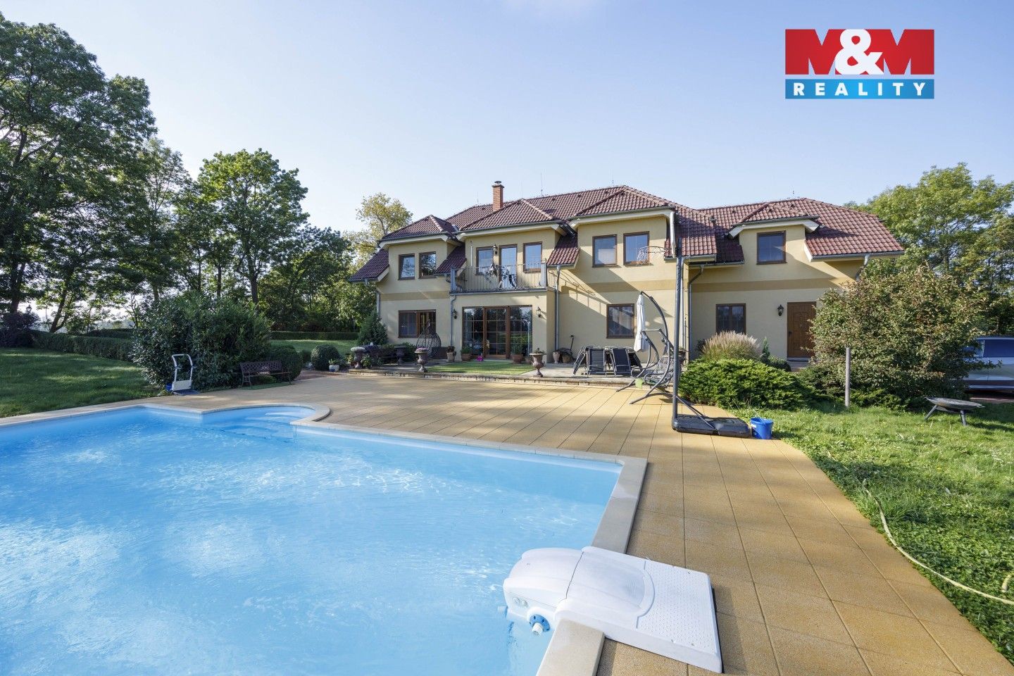 Prodej nemovitosti 360 m² - foto 1