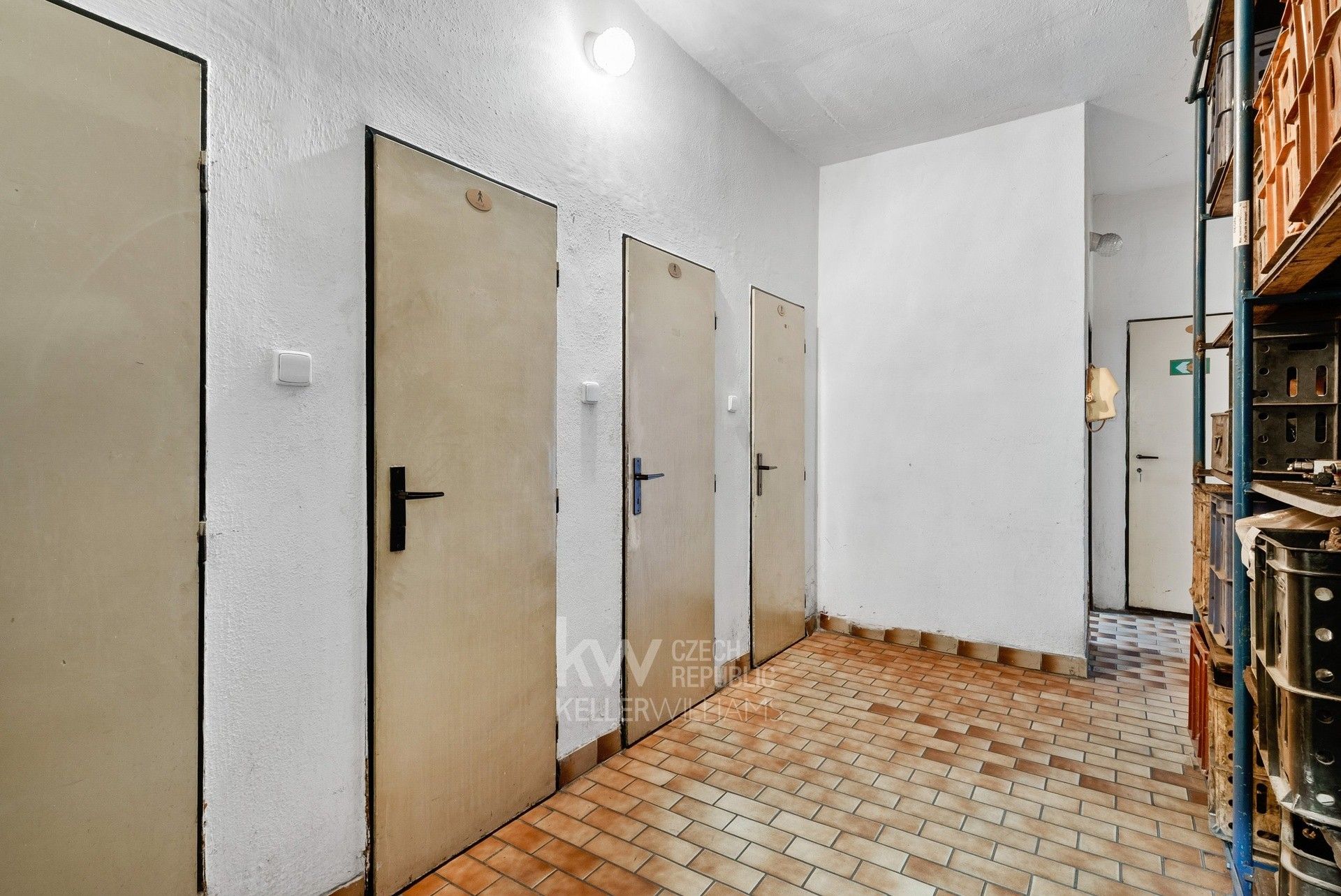 Prodej komerčního prostoru 688 m² - foto 6