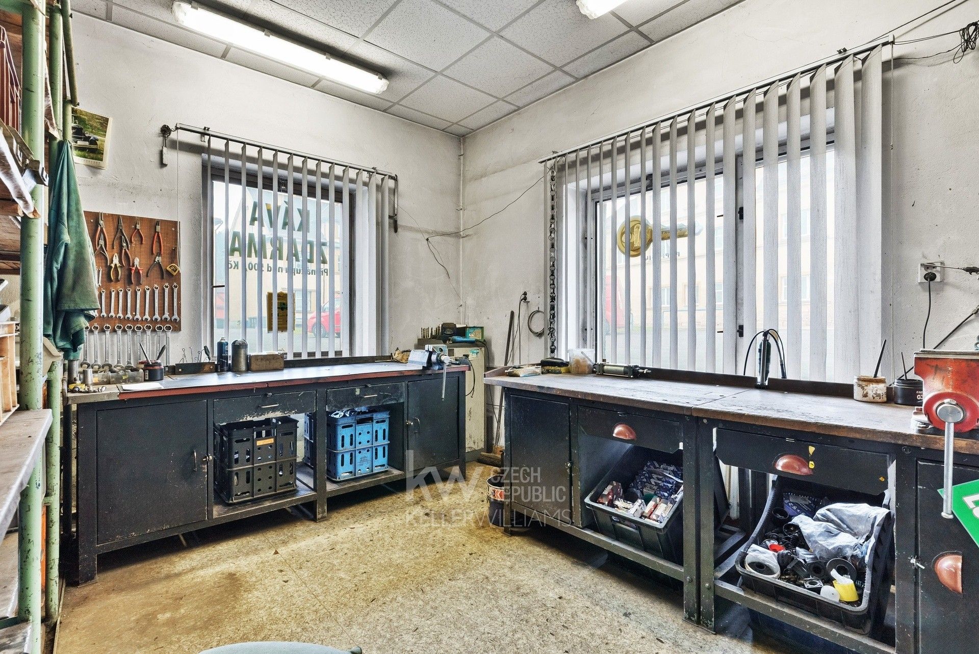 Prodej komerčního prostoru 688 m² - foto 11