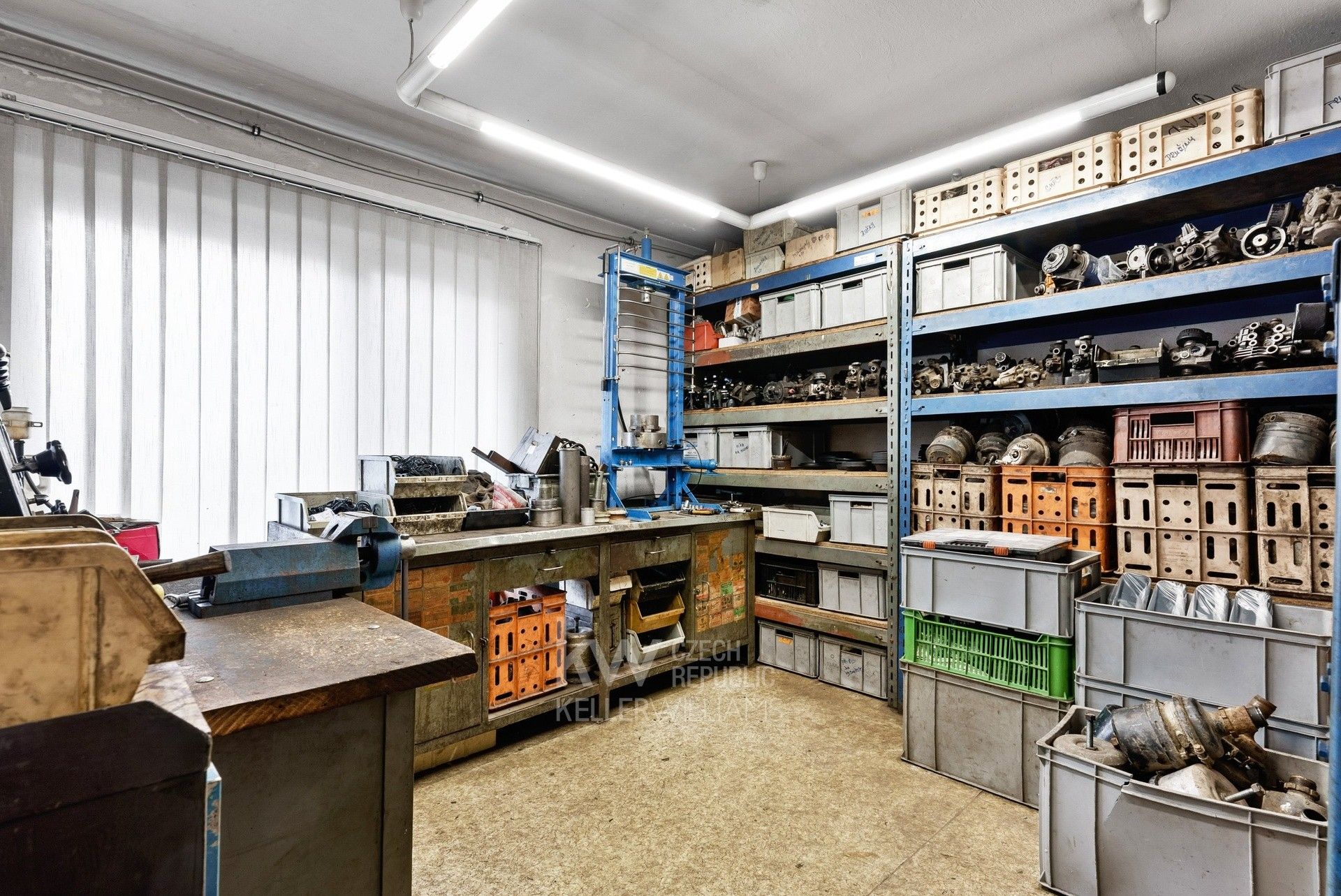 Prodej komerčního prostoru 688 m² - foto 13