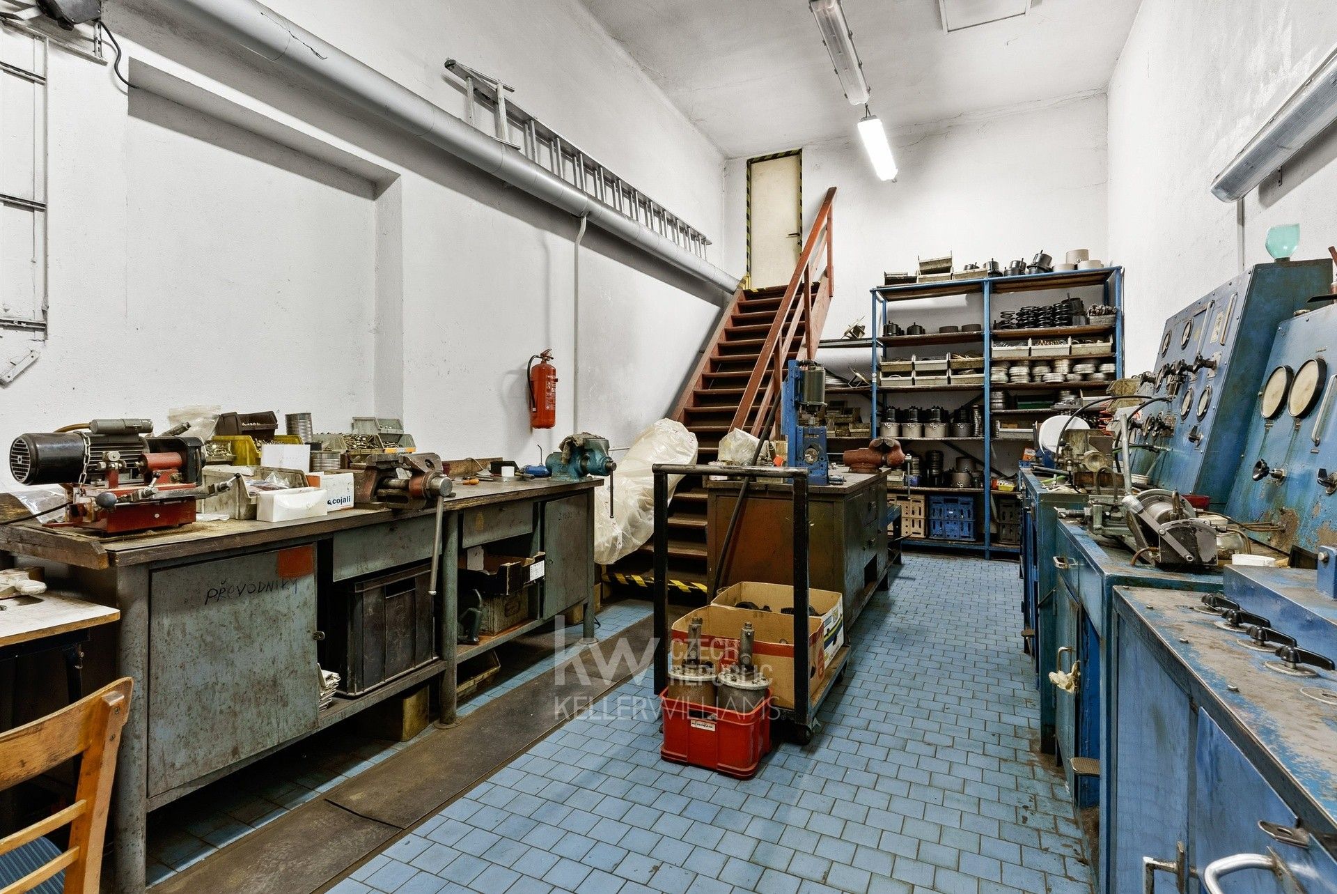 Prodej komerčního prostoru 688 m² - foto 14