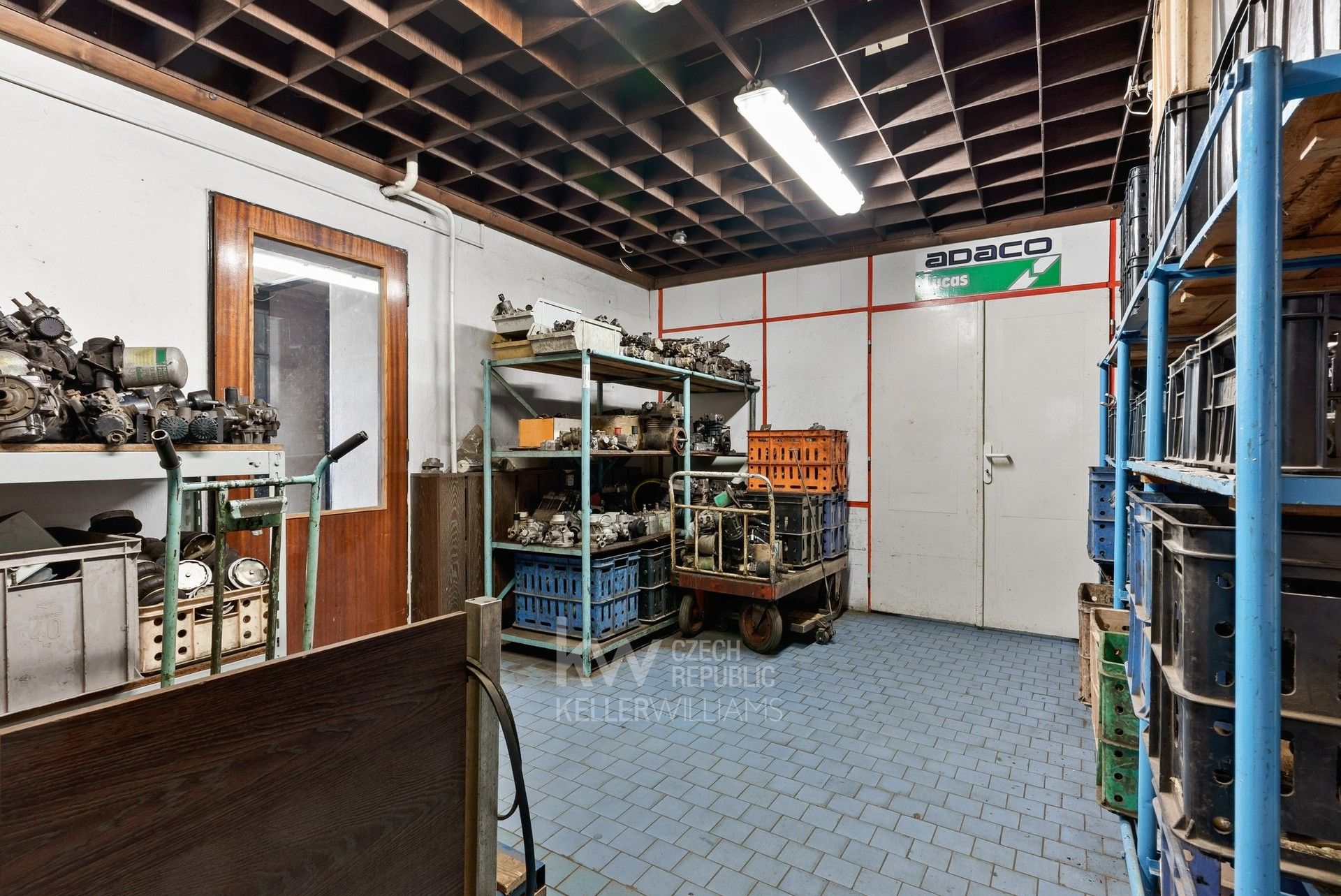 Prodej komerčního prostoru 688 m² - foto 15