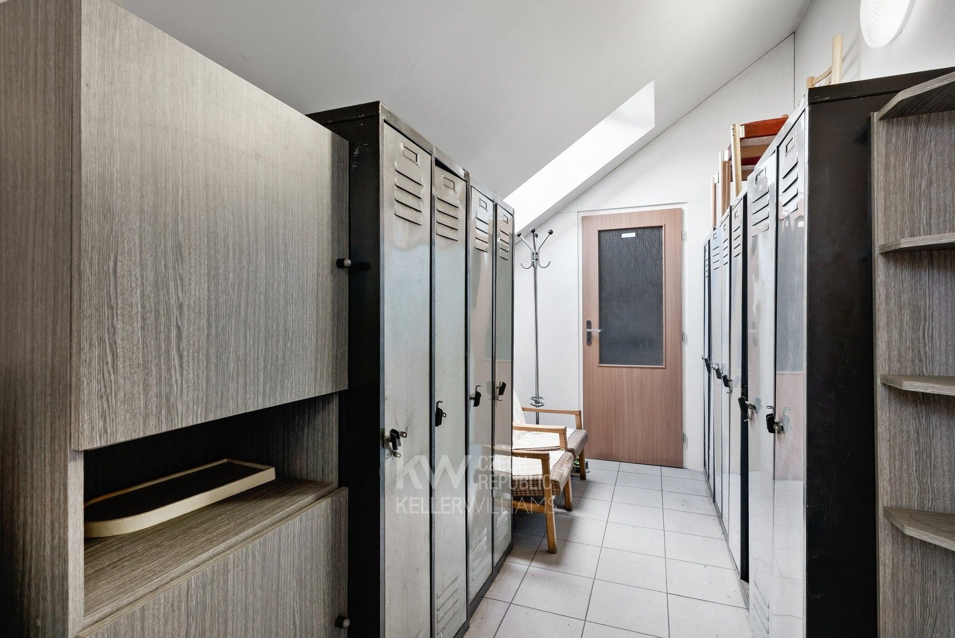 Prodej komerčního prostoru 688 m² - foto 23