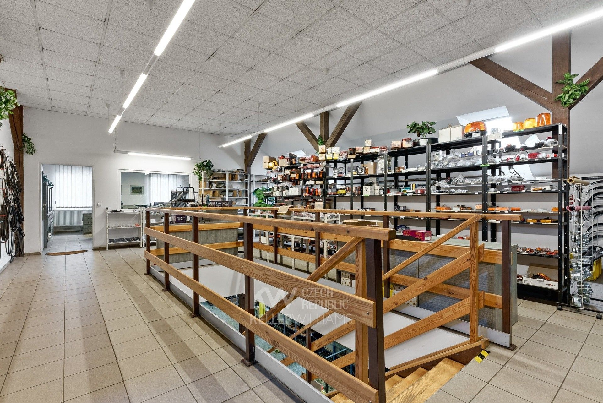 Prodej komerčního prostoru 688 m² - foto 19