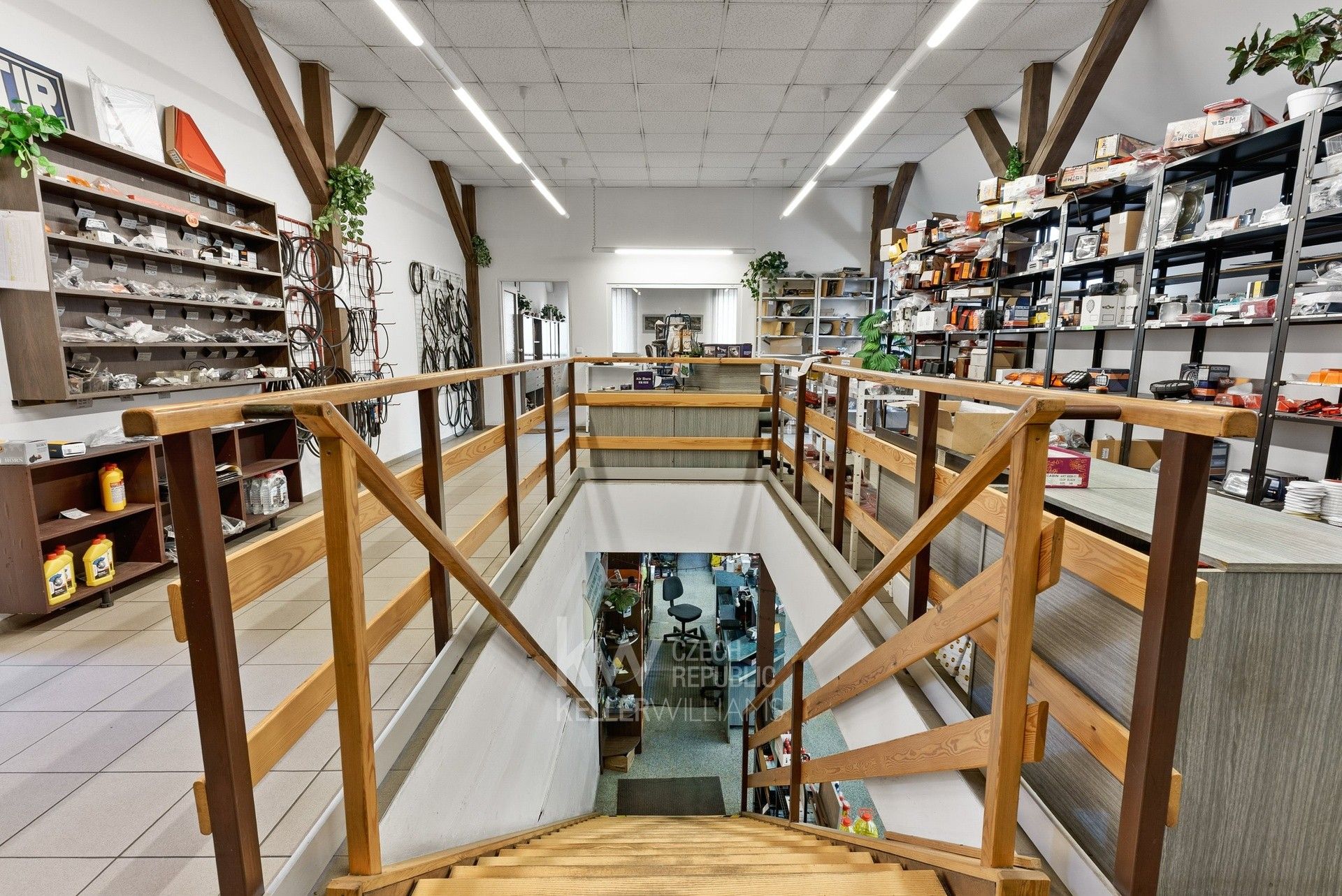 Prodej komerčního prostoru 688 m² - foto 17