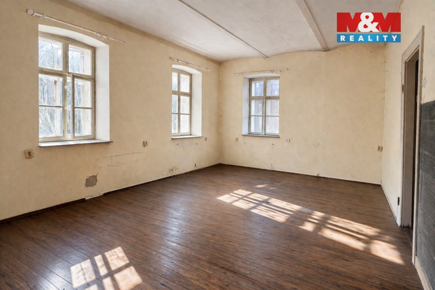 Prodej nemovitosti 380 m² - foto 6