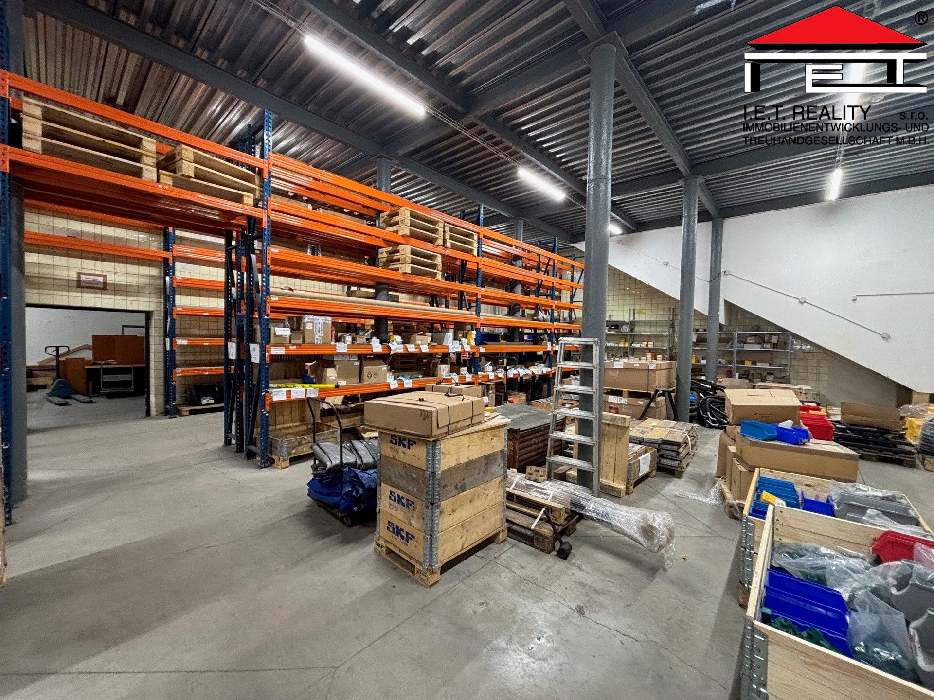 Pronájem komerčního prostoru 1415 m² - foto 2