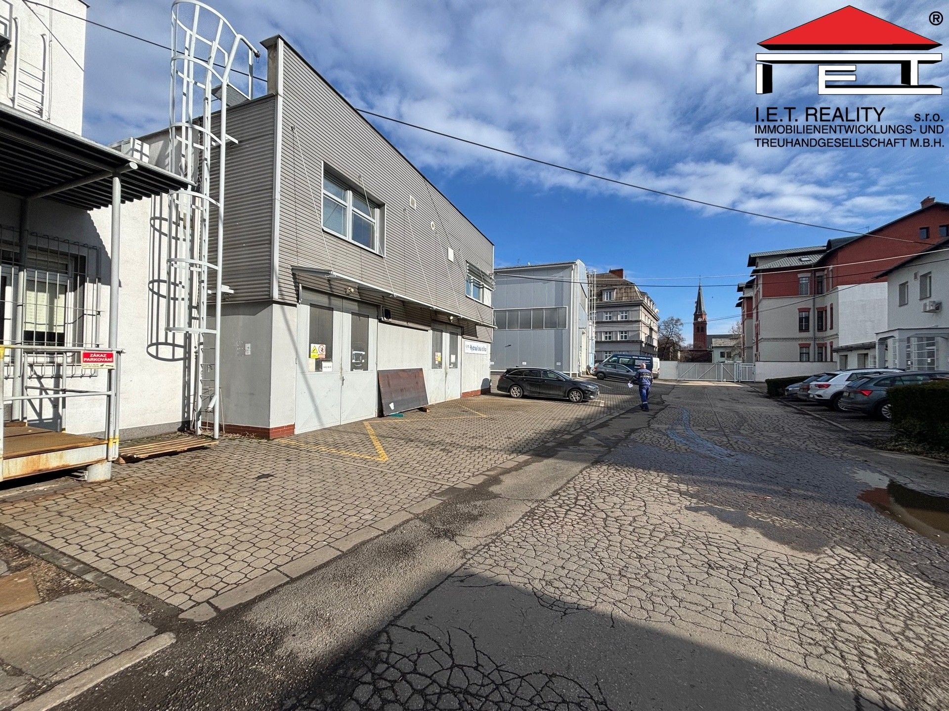 Pronájem komerčního prostoru 1415 m² - foto 7