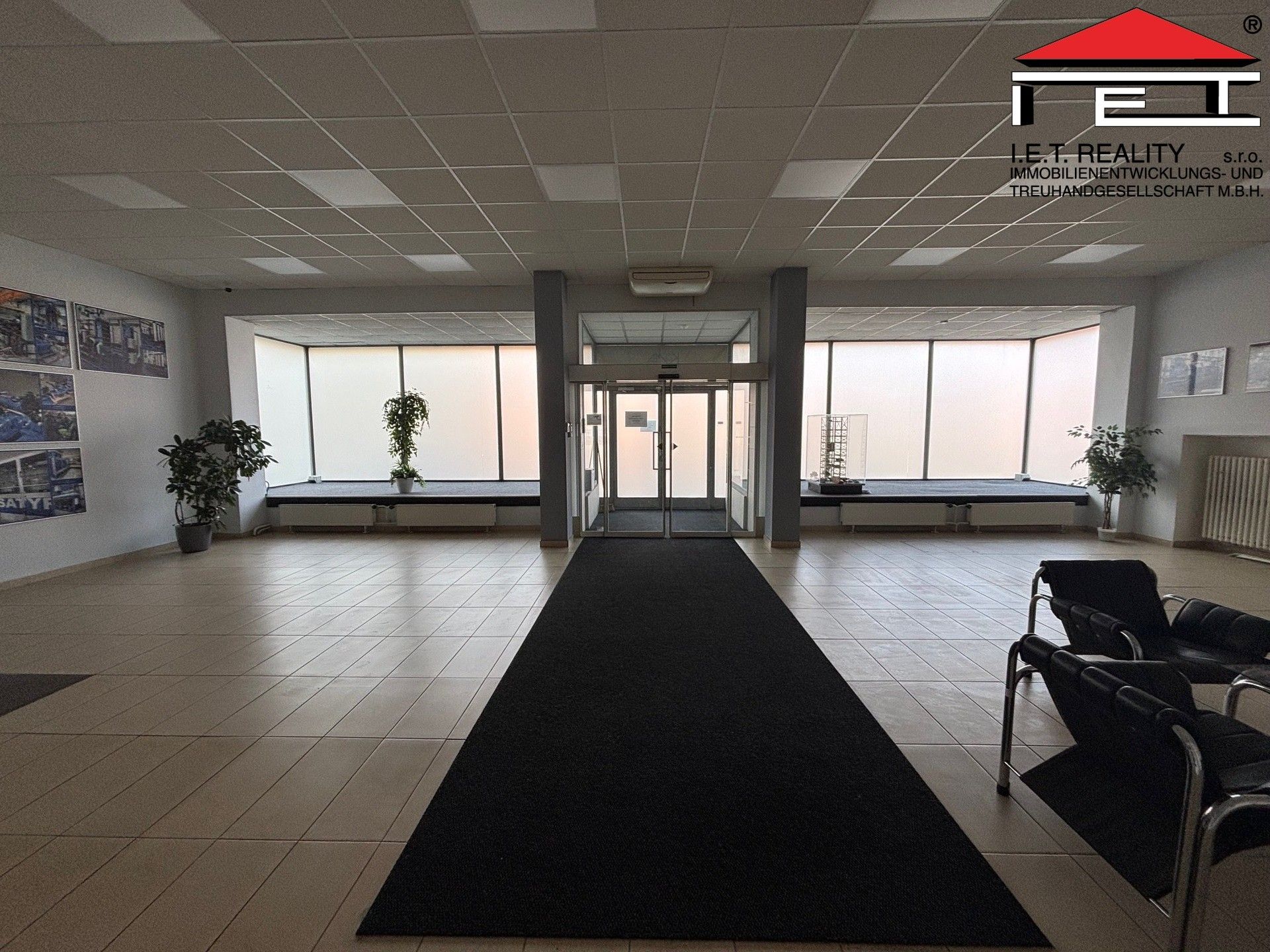 Pronájem komerčního prostoru 1415 m² - foto 9