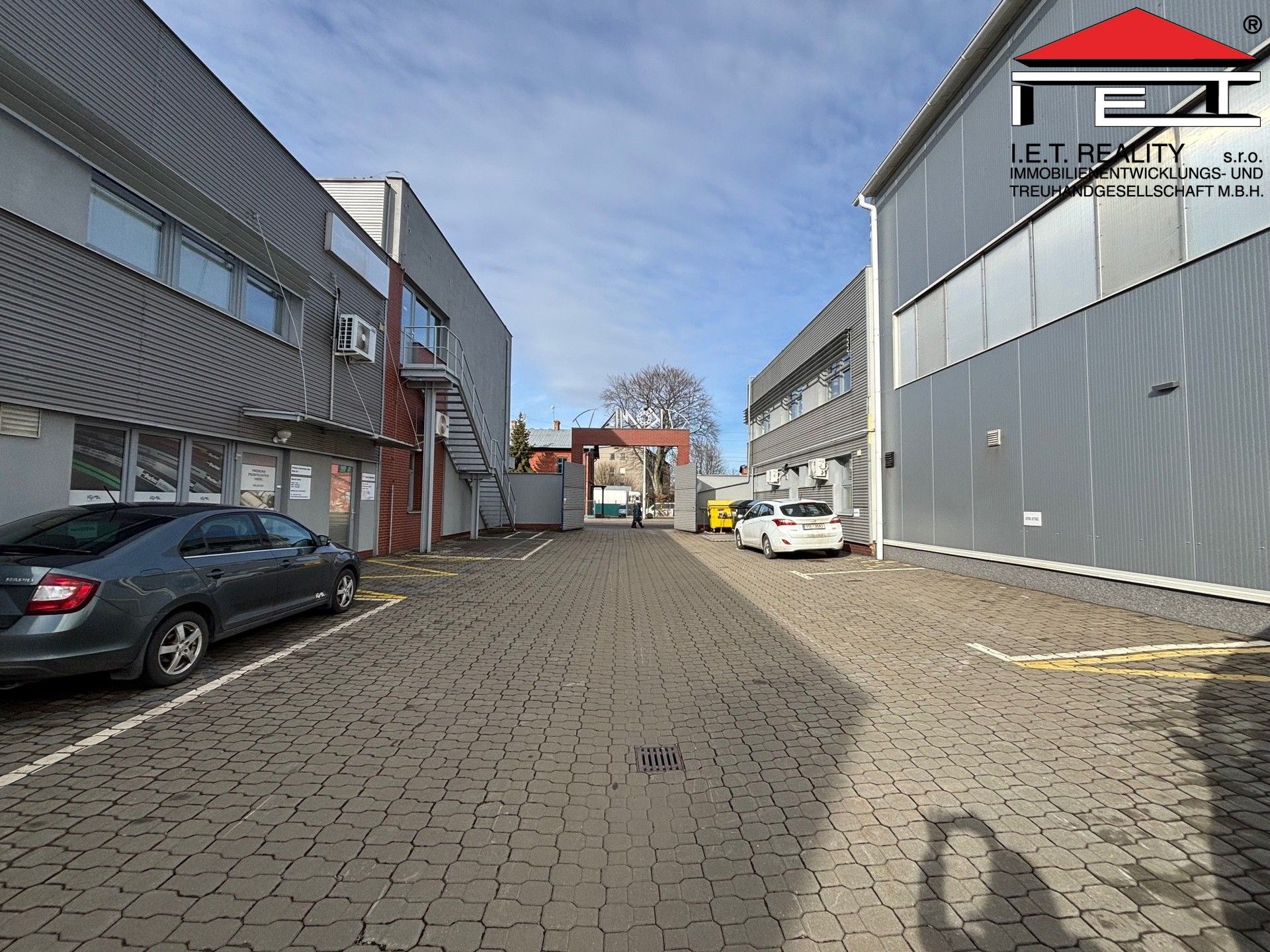 Pronájem komerčního prostoru 1415 m² - foto 14