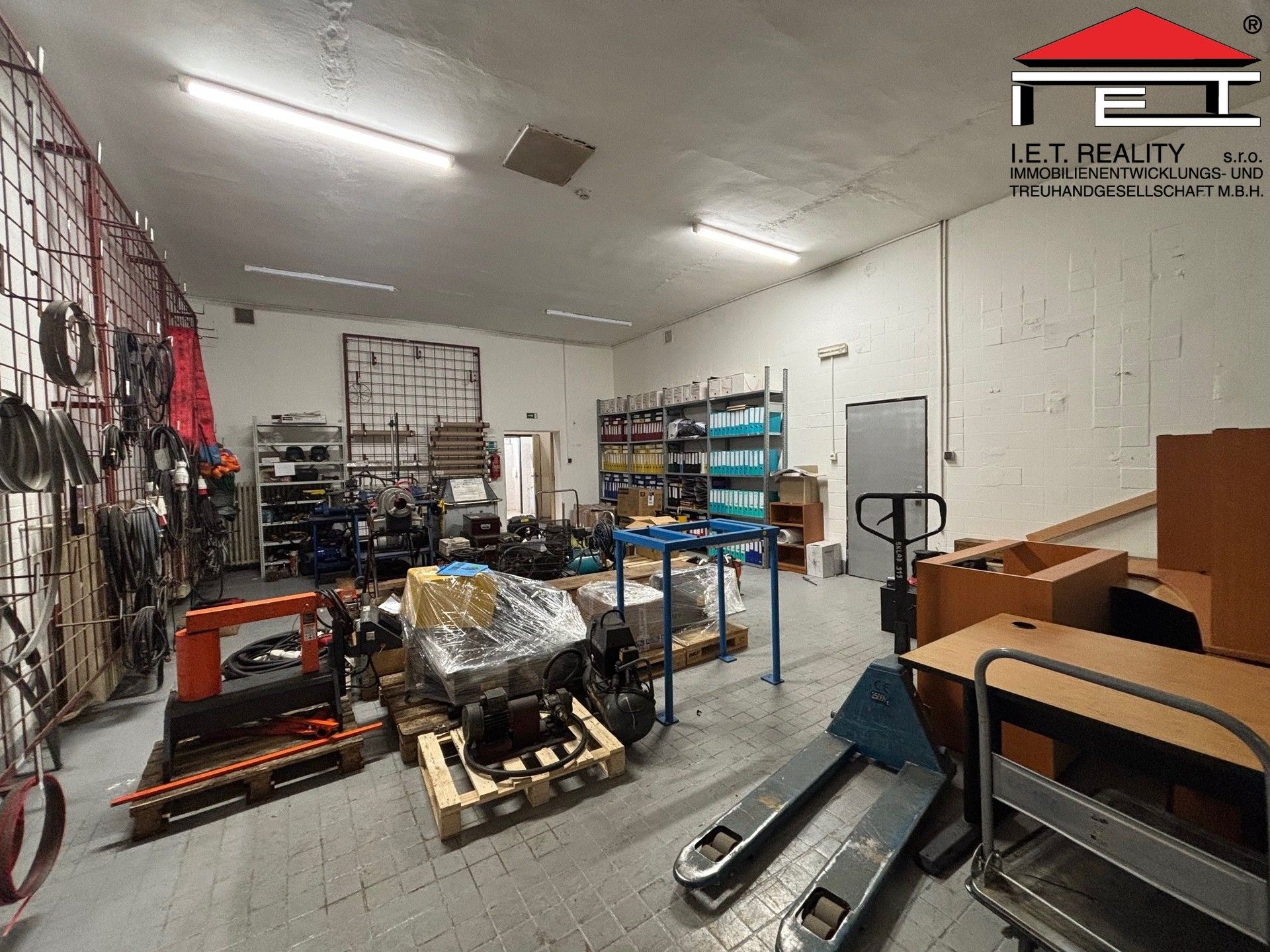 Pronájem komerčního prostoru 1415 m² - foto 22