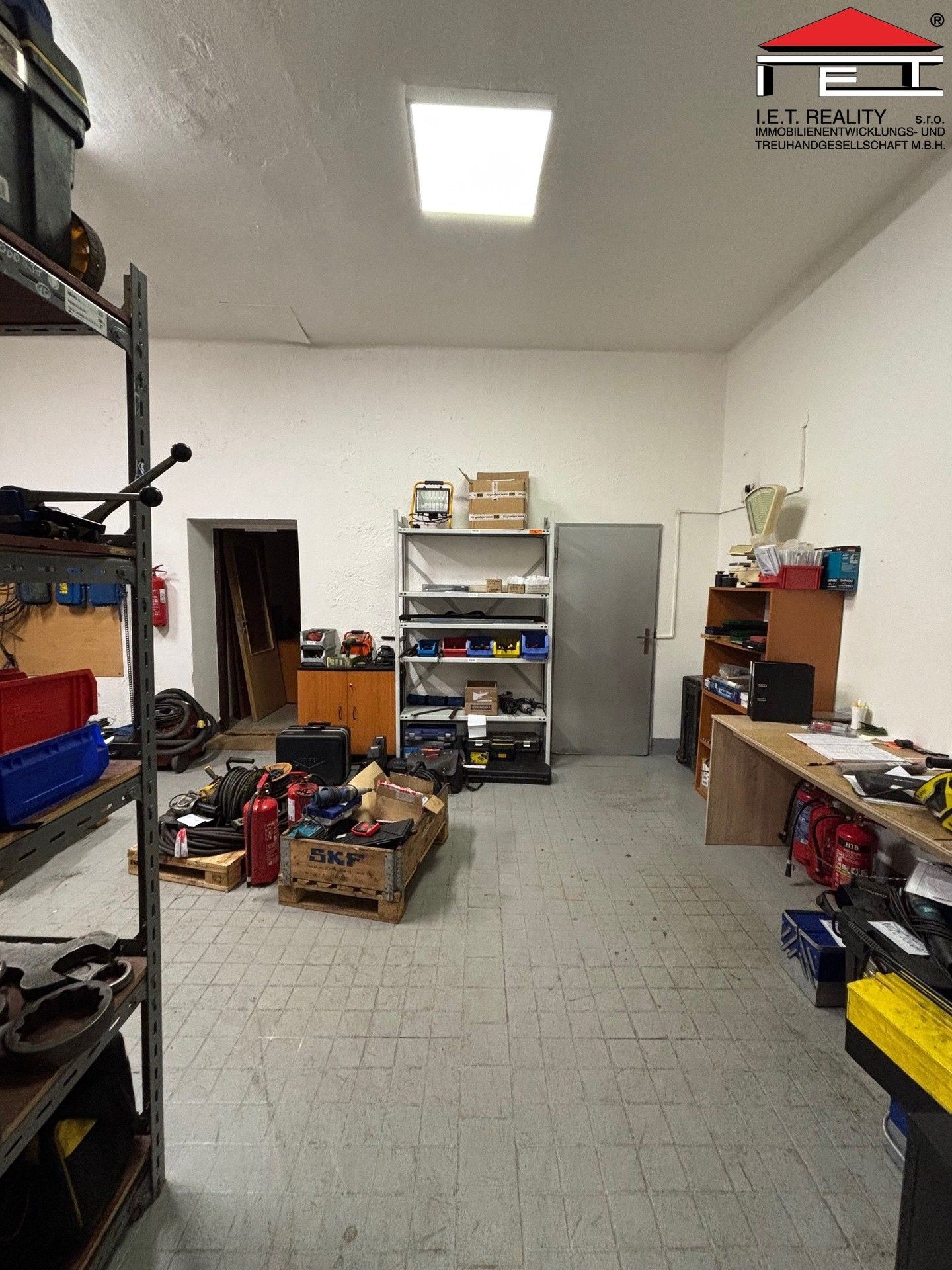 Pronájem komerčního prostoru 1415 m² - foto 21