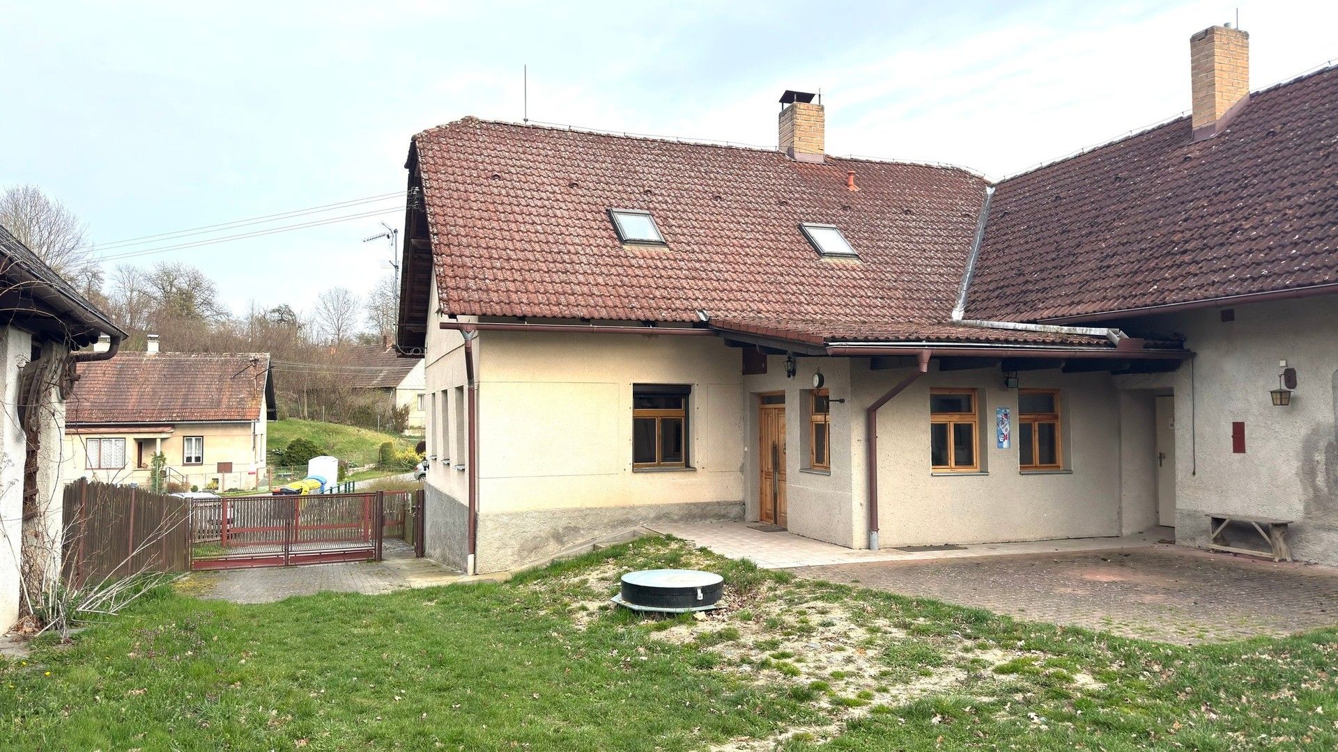 Prodej domu 290 m² - foto 2
