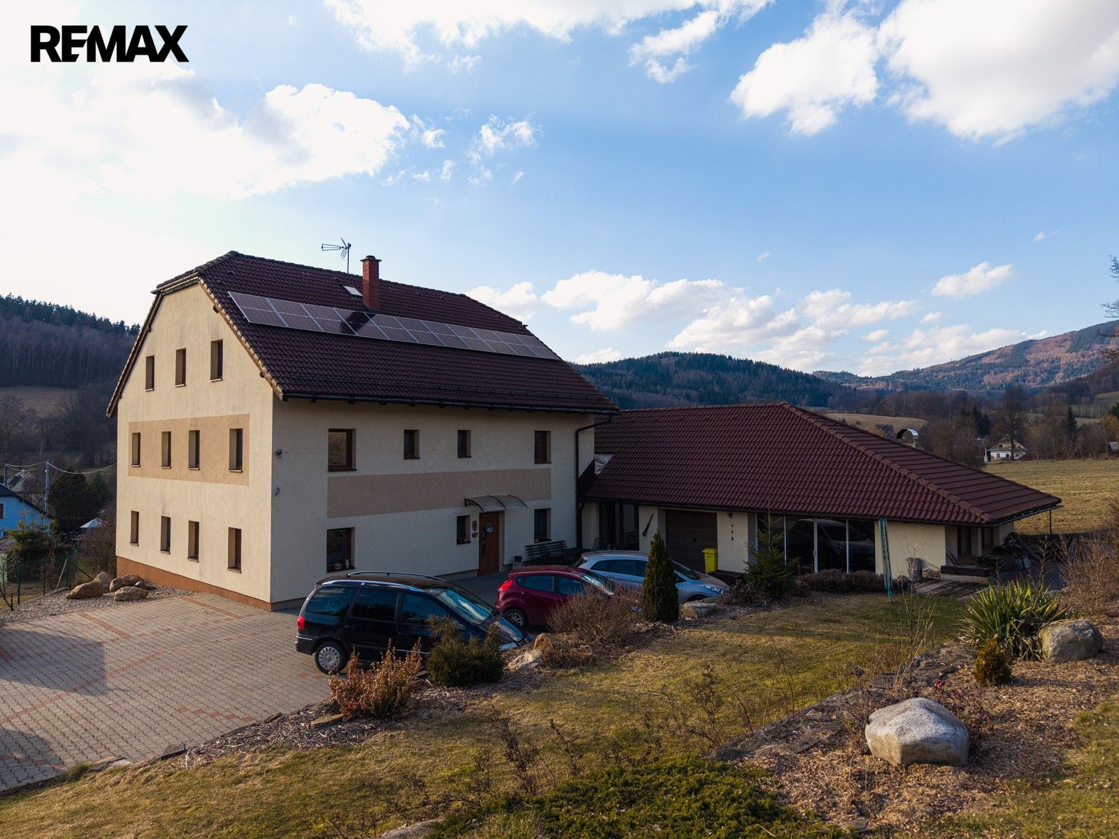 Prodej komerčního prostoru 850 m² - foto 1