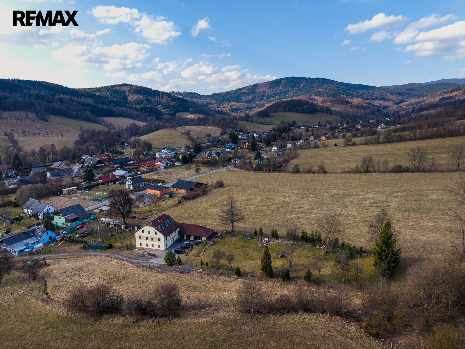 Prodej komerčního prostoru 850 m² - foto 2