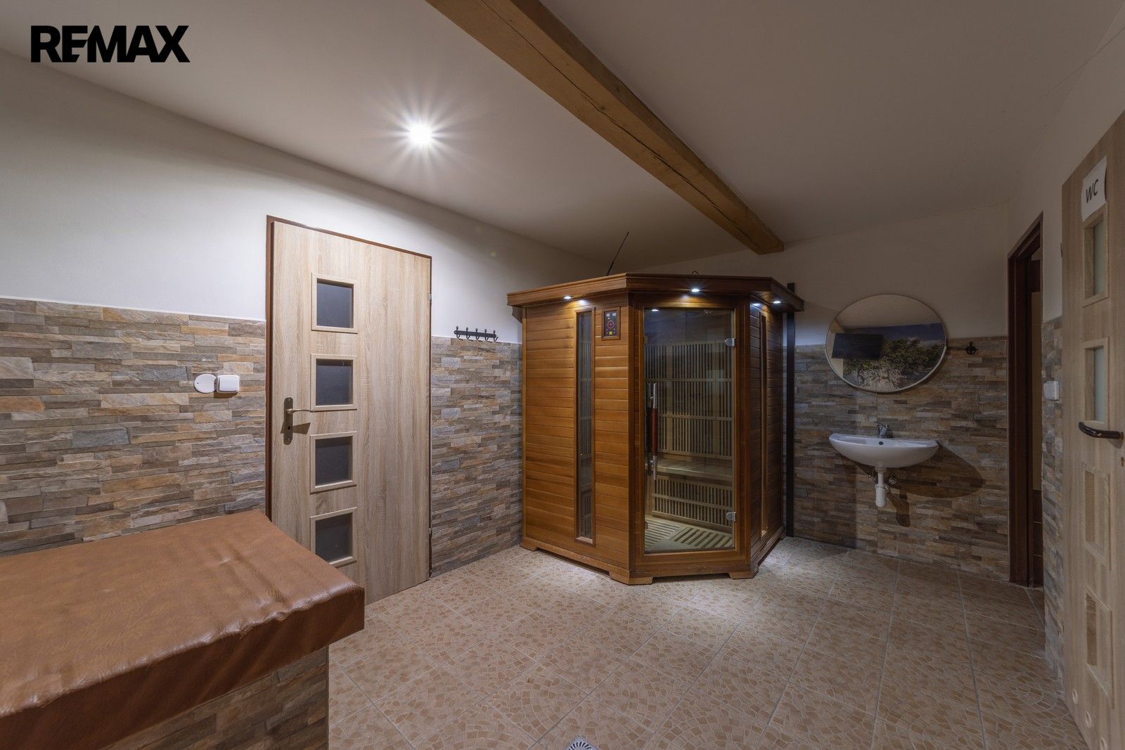 Prodej komerčního prostoru 850 m² - foto 13