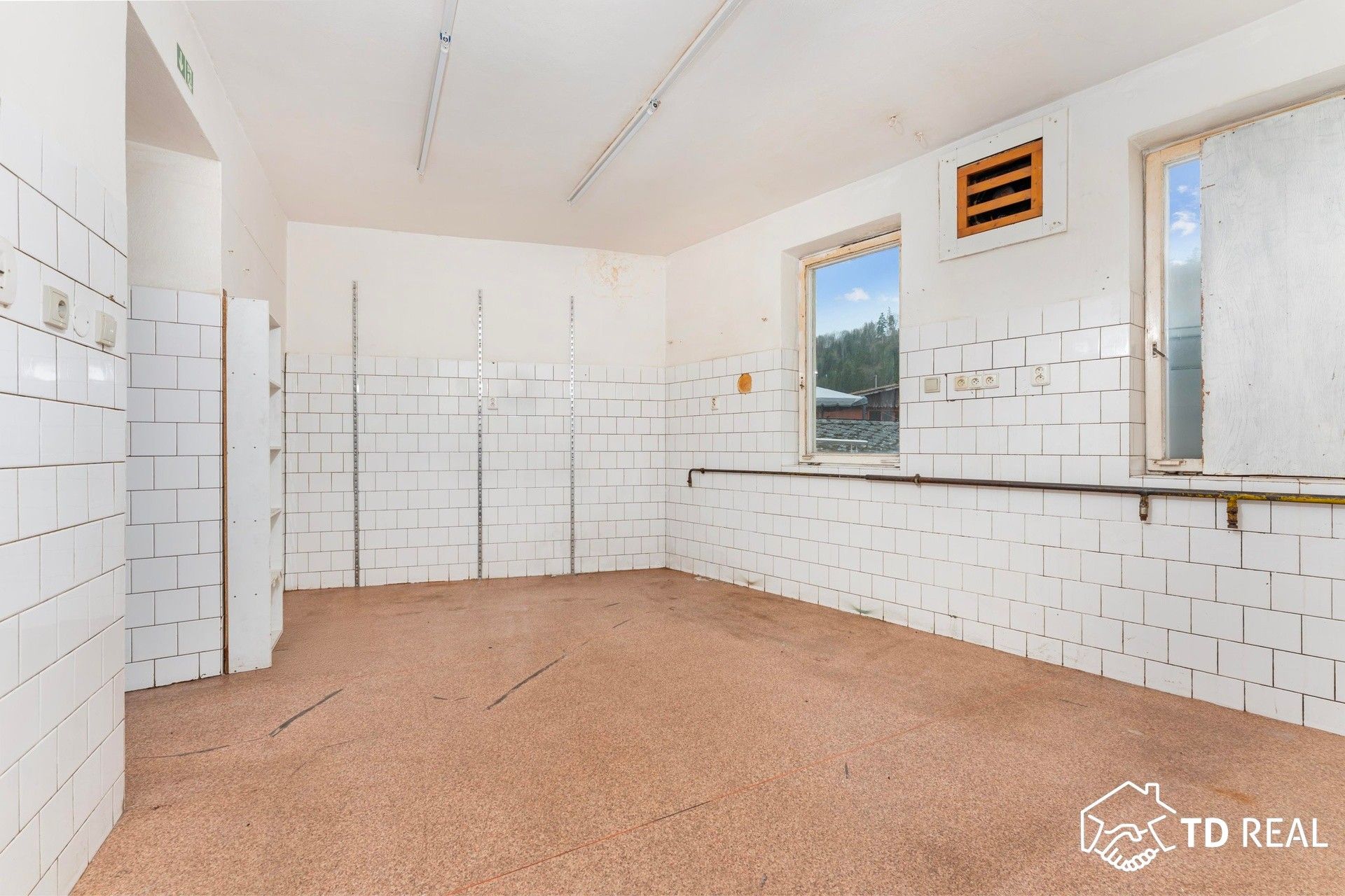 Prodej komerčního prostoru 447 m² - foto 12