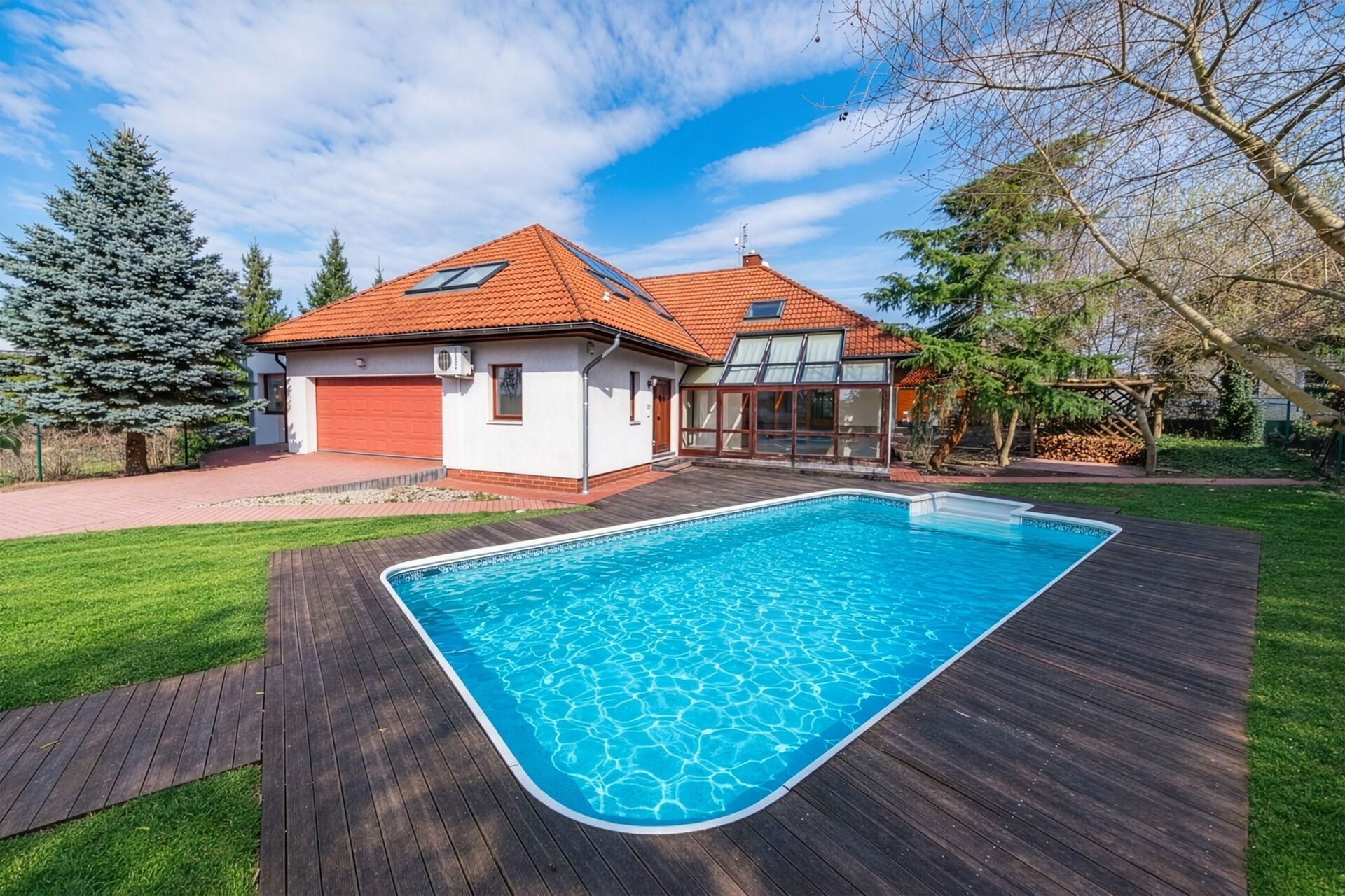 Prodej domu 368 m² - foto 1