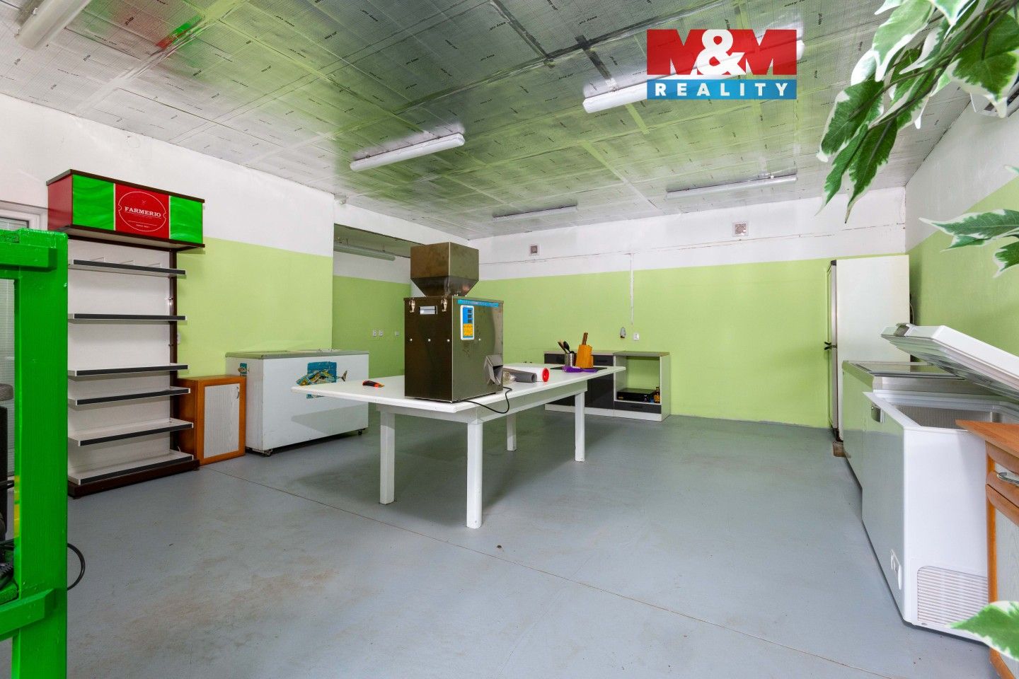 Prodej komerčního prostoru 128 m² - foto 2