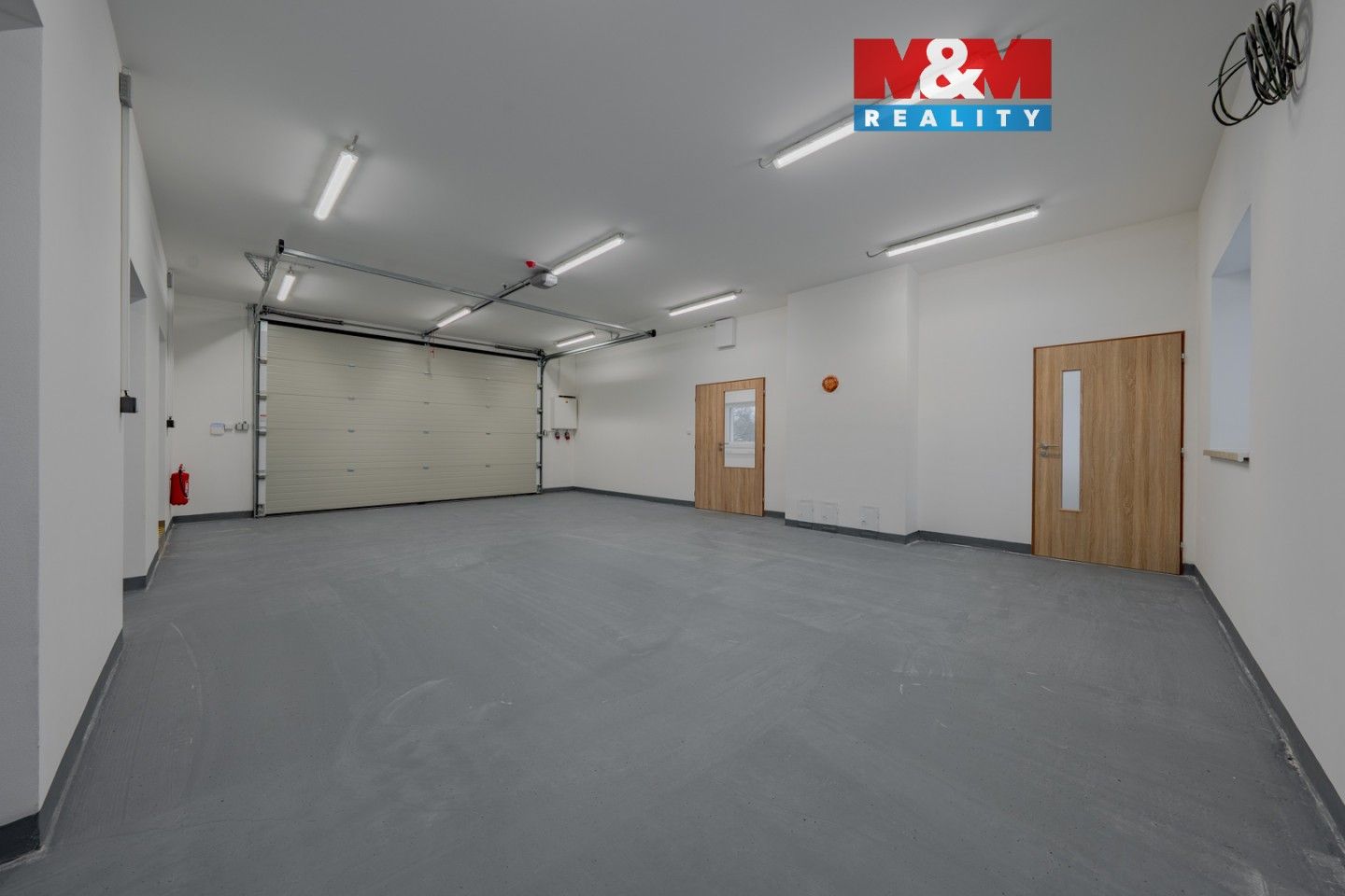 Pronájem komerčního prostoru 129 m² - foto 1