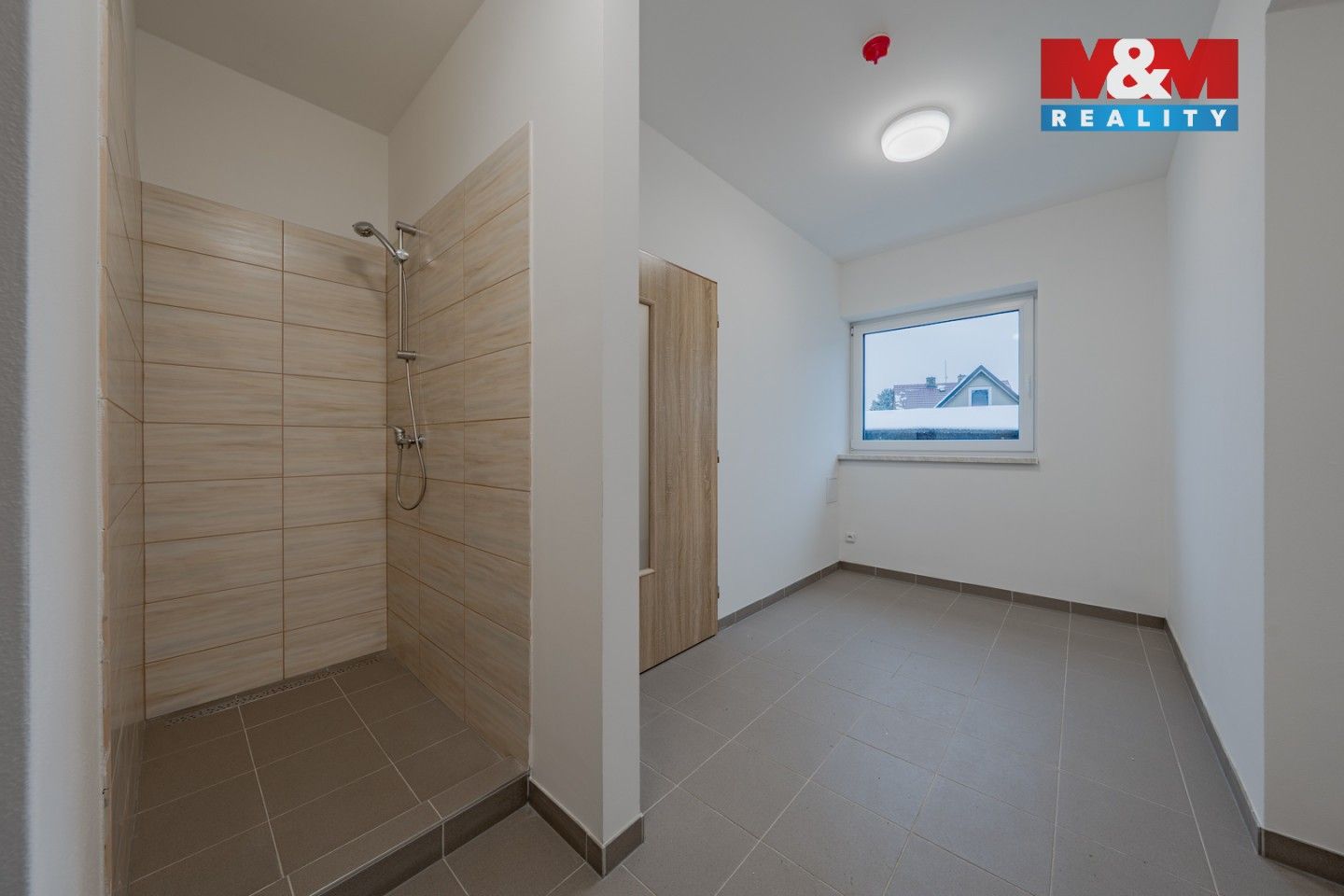Pronájem komerčního prostoru 129 m² - foto 4
