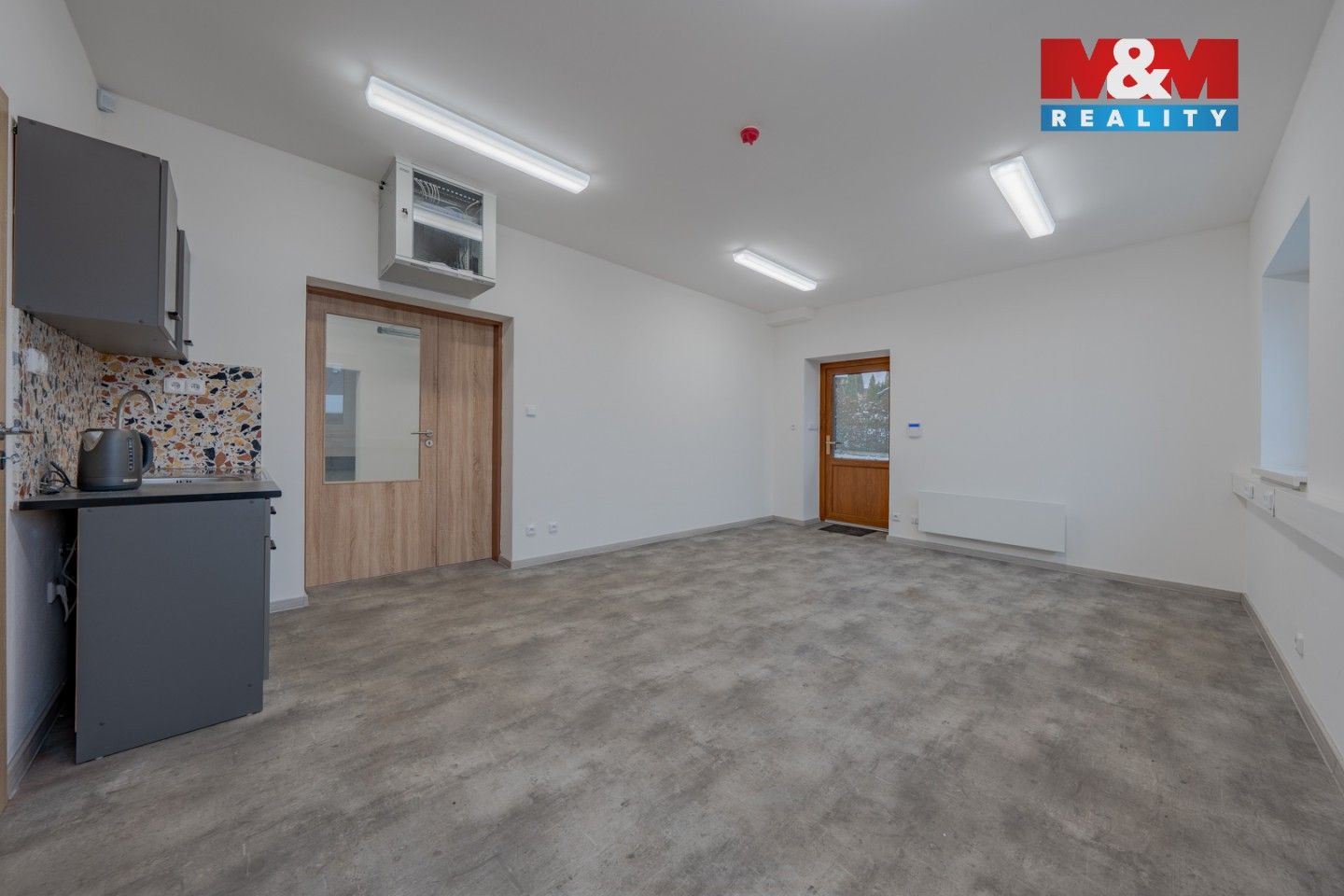 Pronájem komerčního prostoru 129 m² - foto 8