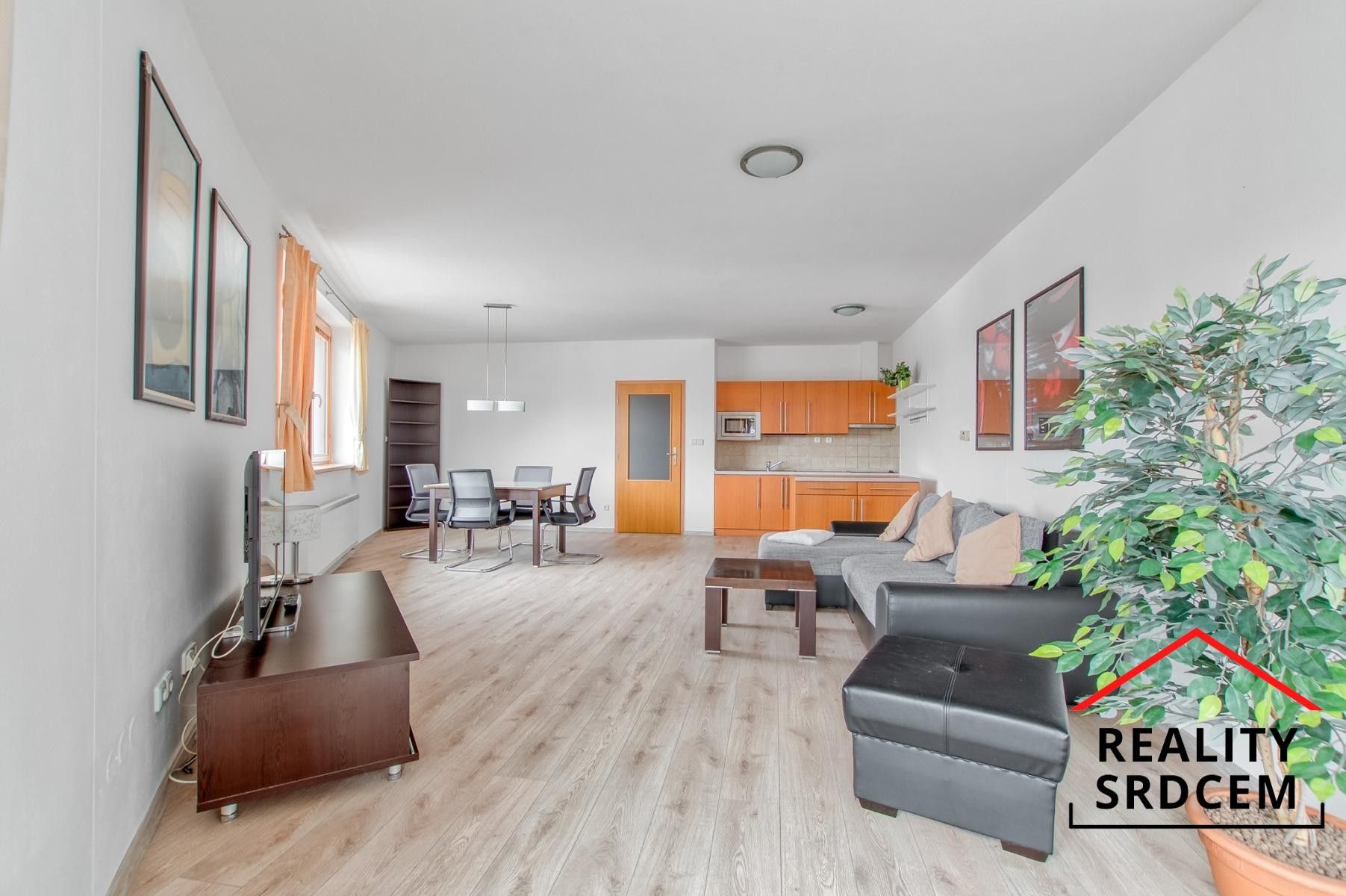 Pronájem bytu 2+kk 68 m² - foto 4