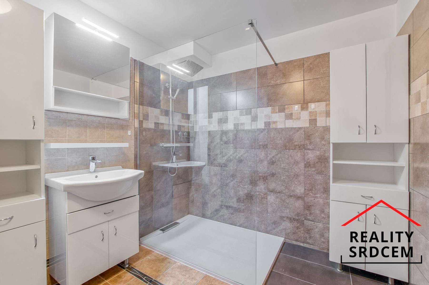 Pronájem bytu 2+kk 68 m² - foto 10
