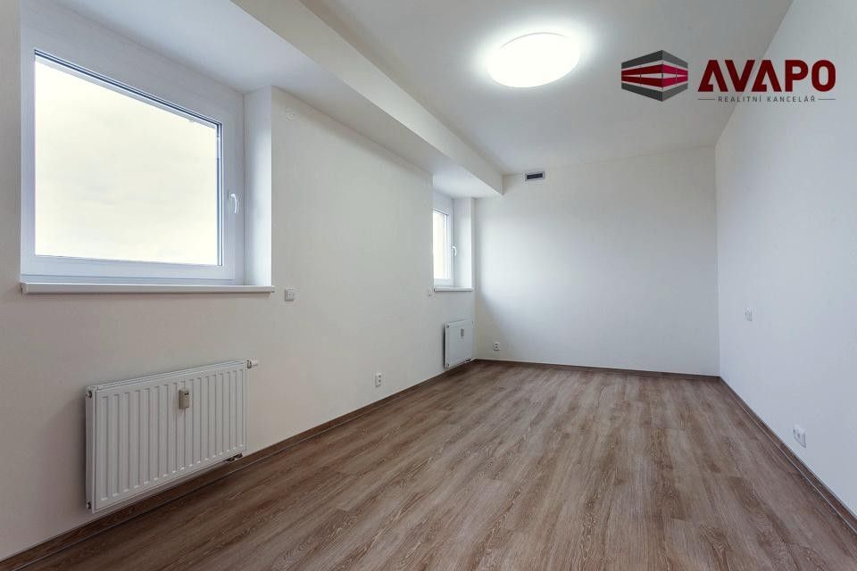 Pronájem bytu 4+kk 119 m² - foto 11