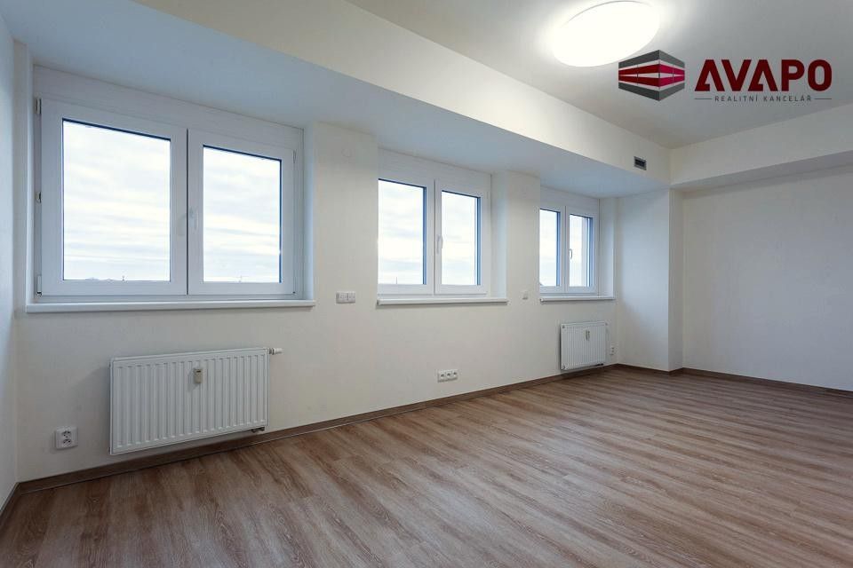 Pronájem bytu 4+kk 119 m² - foto 13