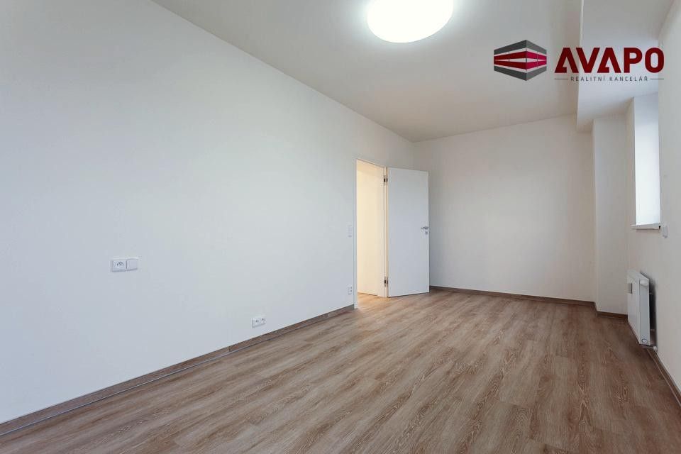 Pronájem bytu 4+kk 119 m² - foto 12