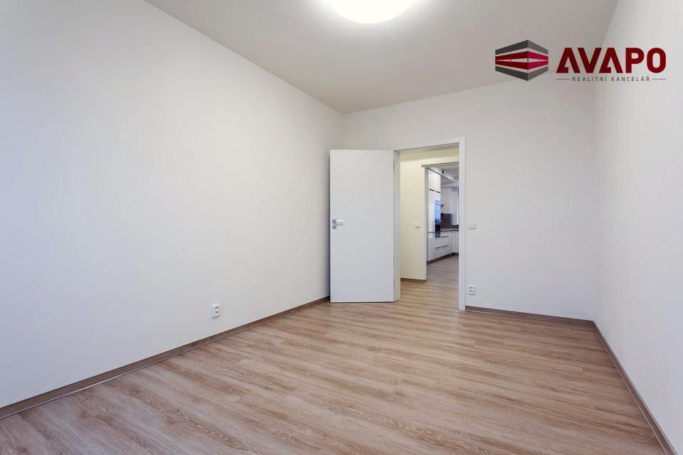 Pronájem bytu 4+kk 119 m² - foto 16