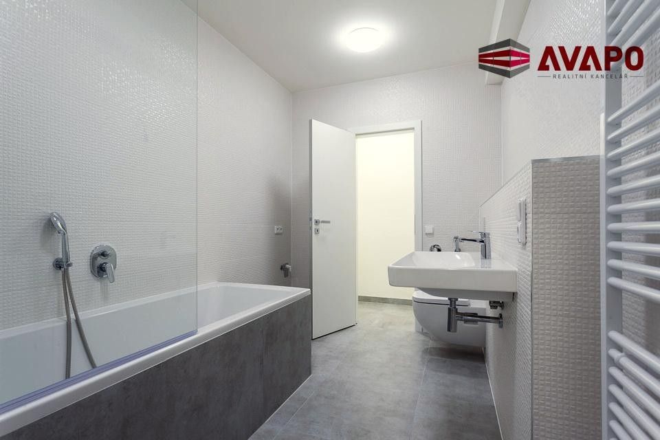Pronájem bytu 4+kk 119 m² - foto 17