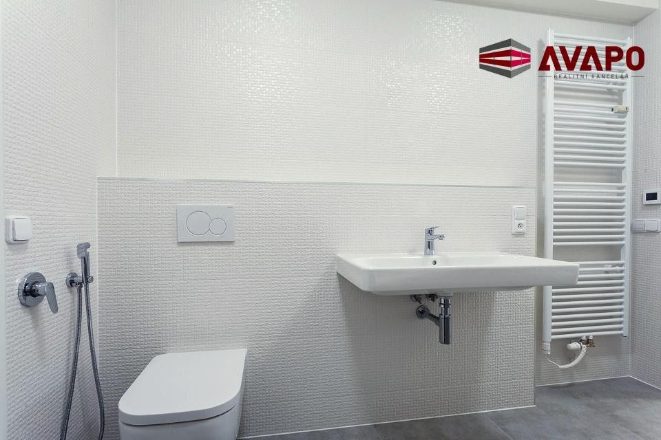 Pronájem bytu 4+kk 119 m² - foto 18