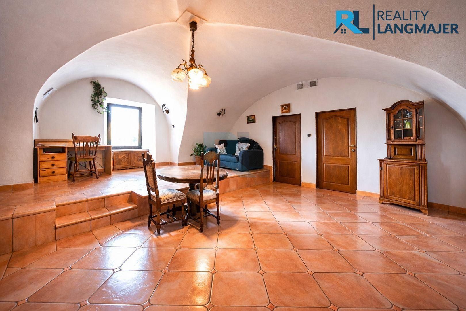 Prodej nemovitosti 410 m² - foto 3