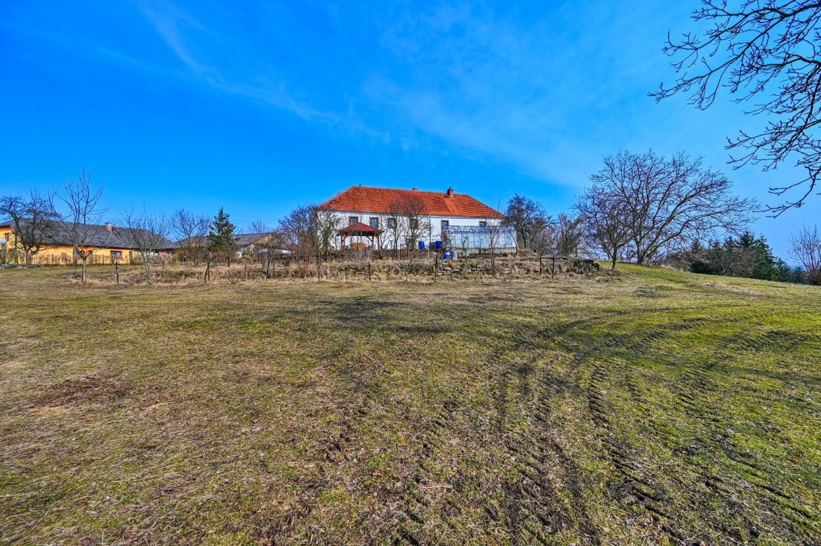 Prodej nemovitosti 410 m² - foto 1