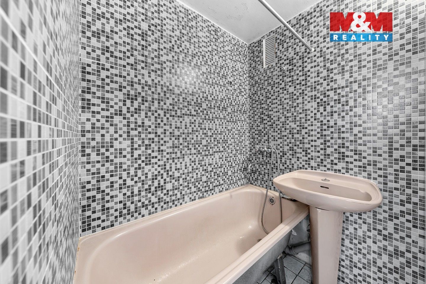 Prodej bytu 3+1 63 m² - foto 4