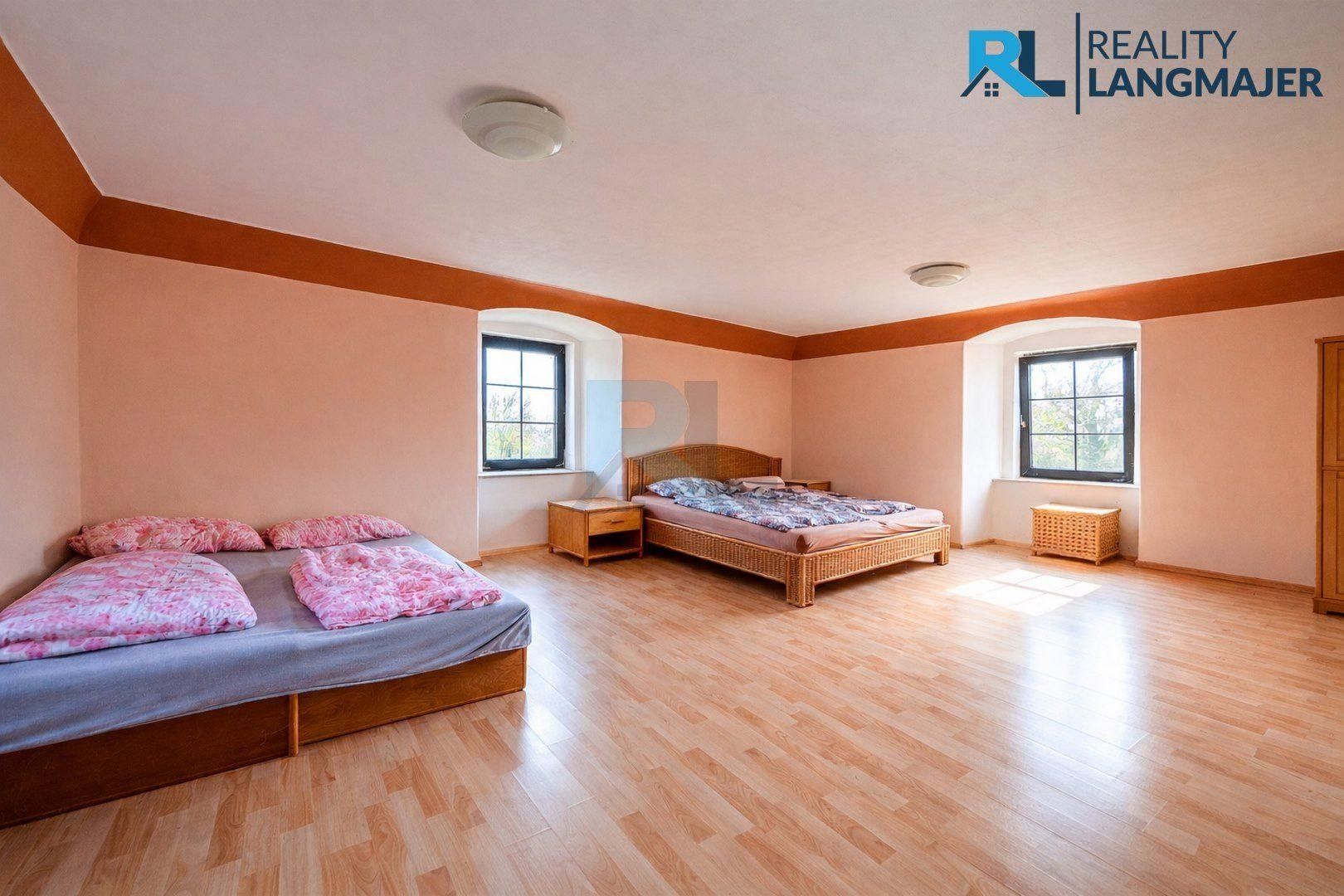 Prodej nemovitosti 410 m² - foto 10