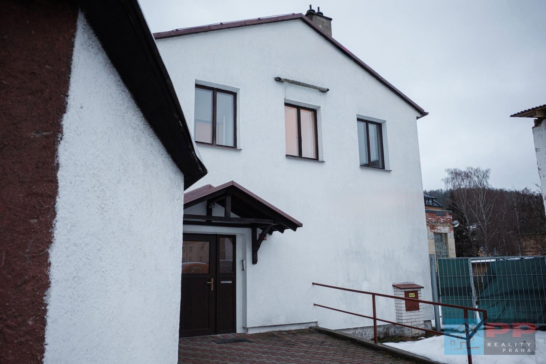 Prodej nemovitosti 264 m² - foto 1