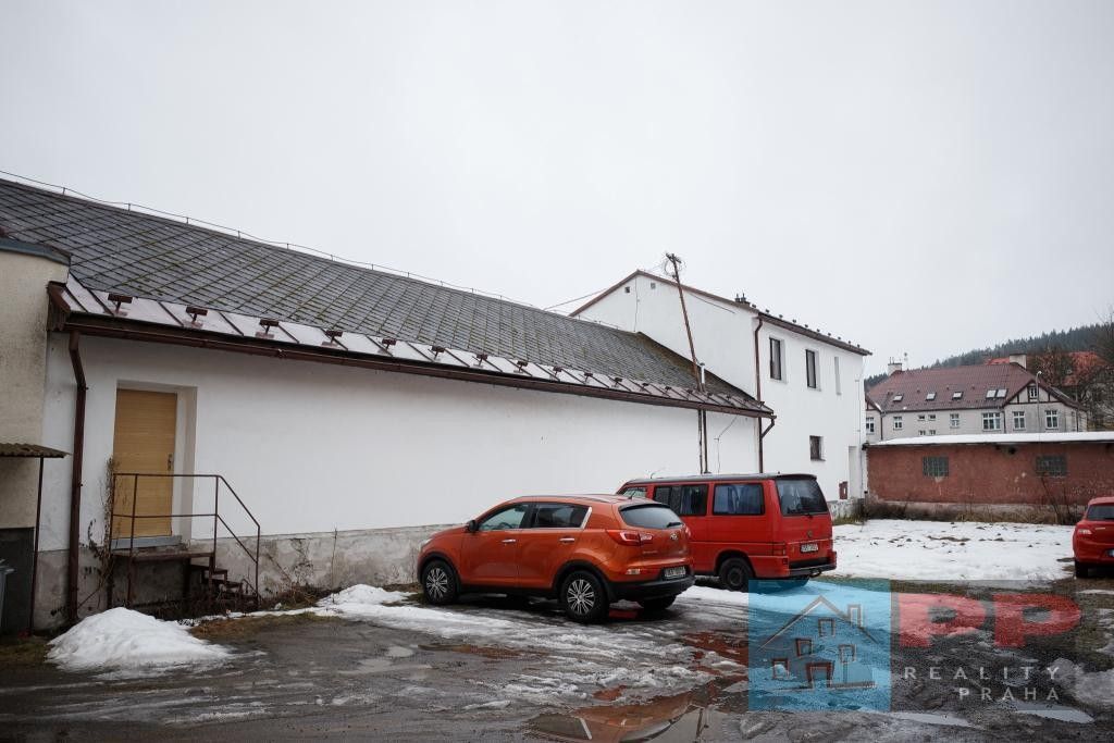 Prodej nemovitosti 264 m² - foto 2
