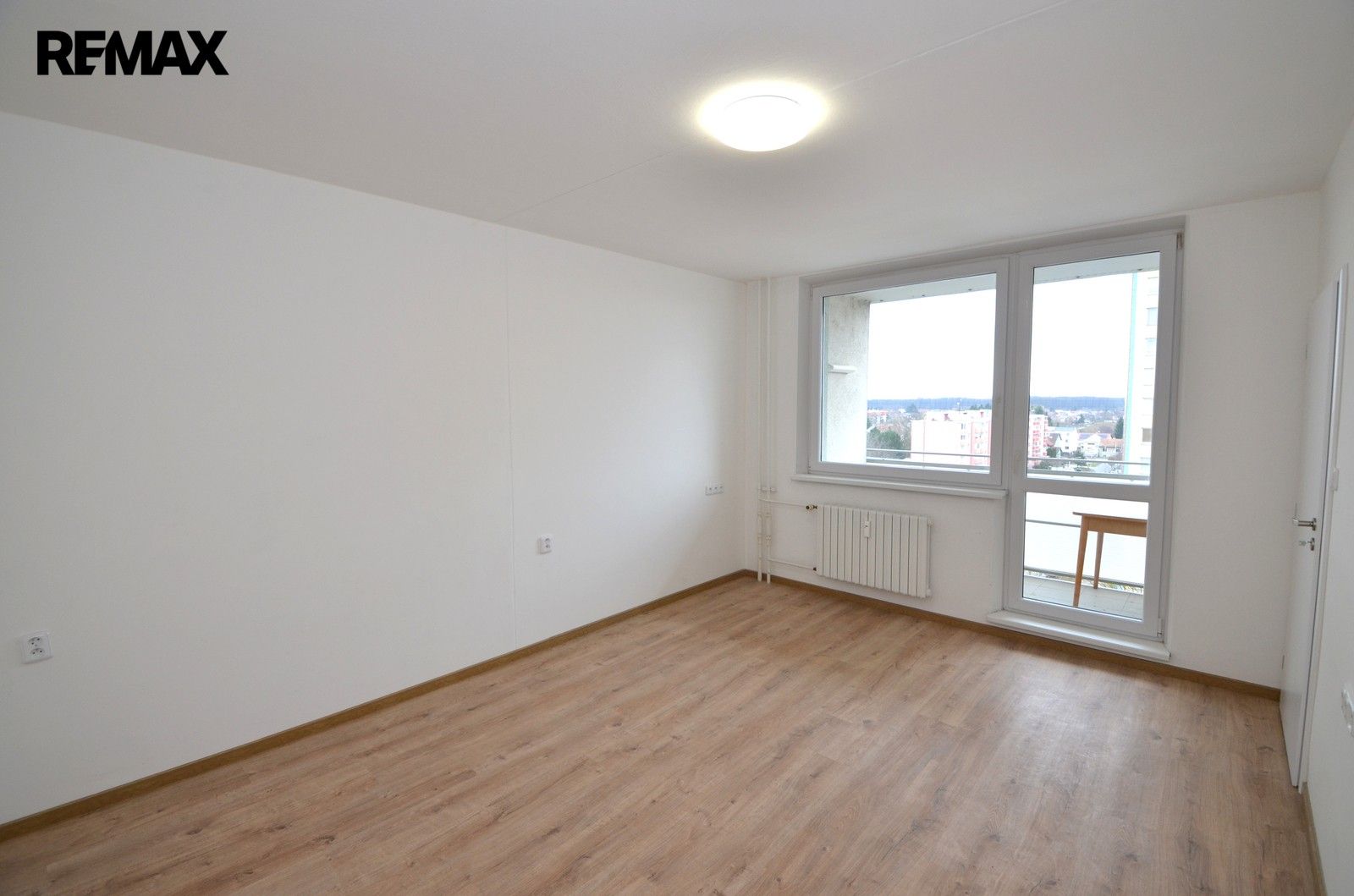 Pronájem bytu 1+1 38 m² - foto 4