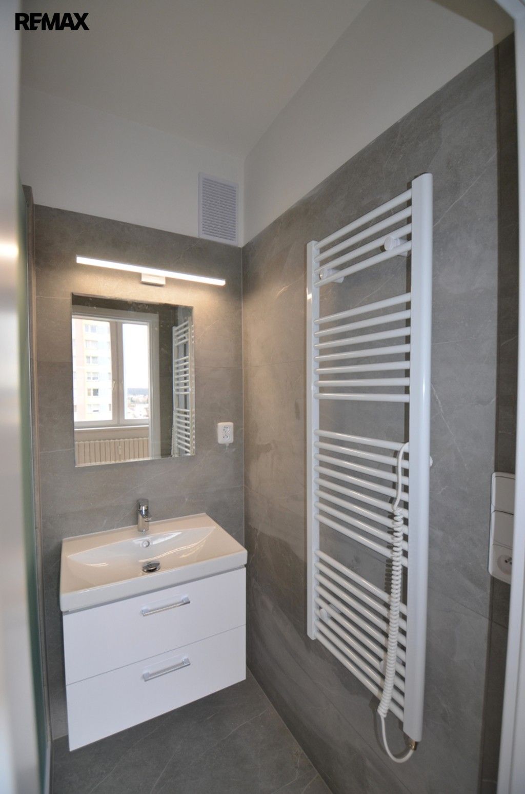 Pronájem bytu 1+1 38 m² - foto 3