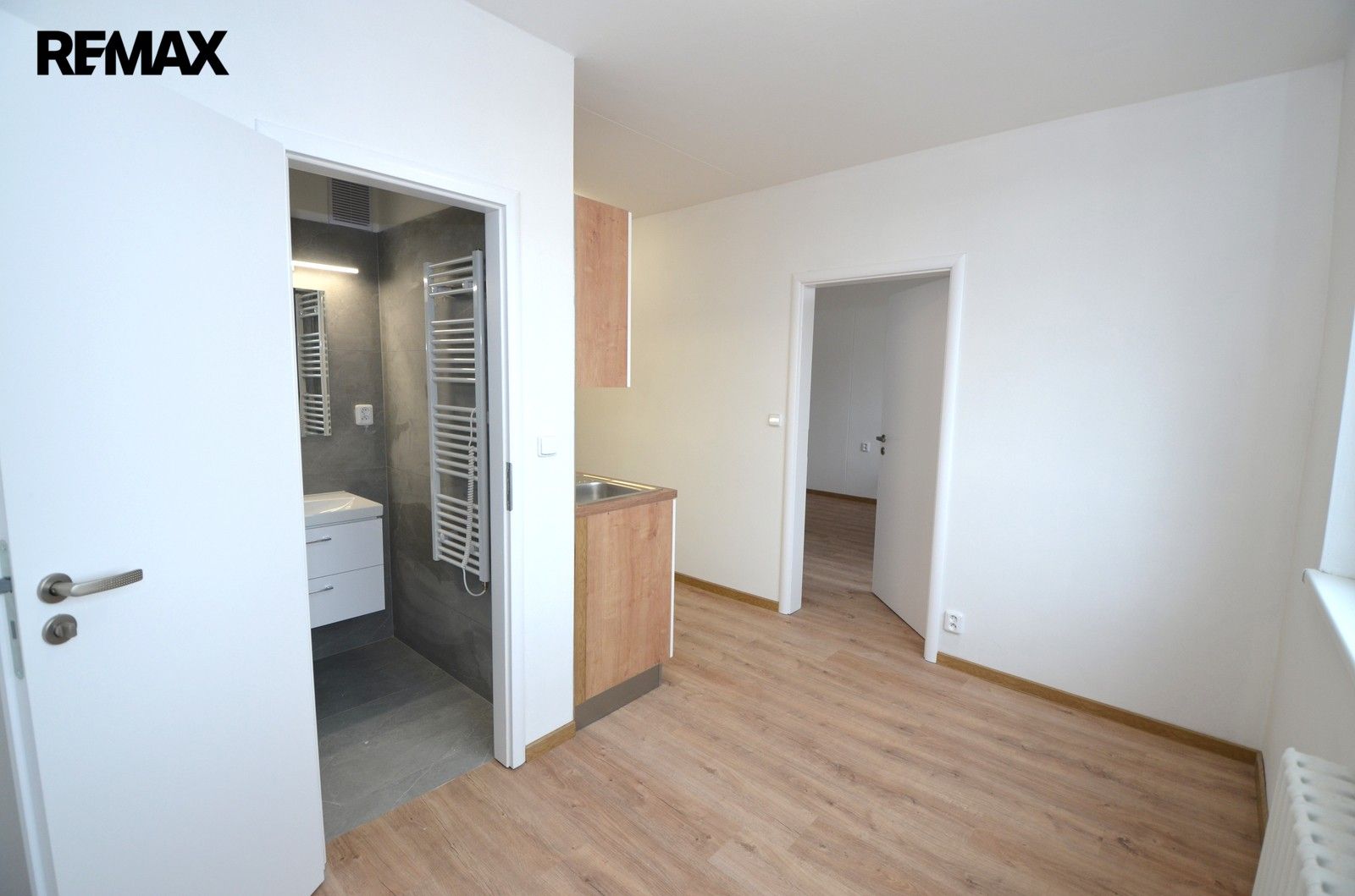 Pronájem bytu 1+1 38 m² - foto 7