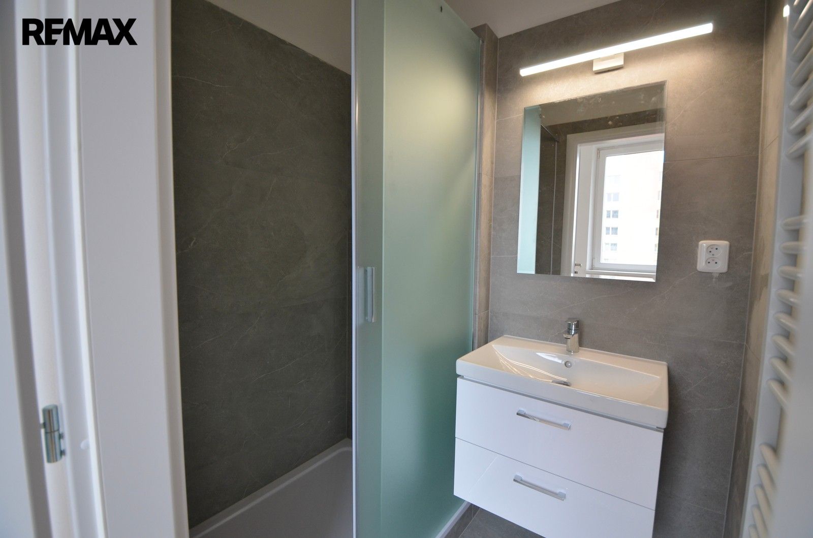 Pronájem bytu 1+1 38 m² - foto 9