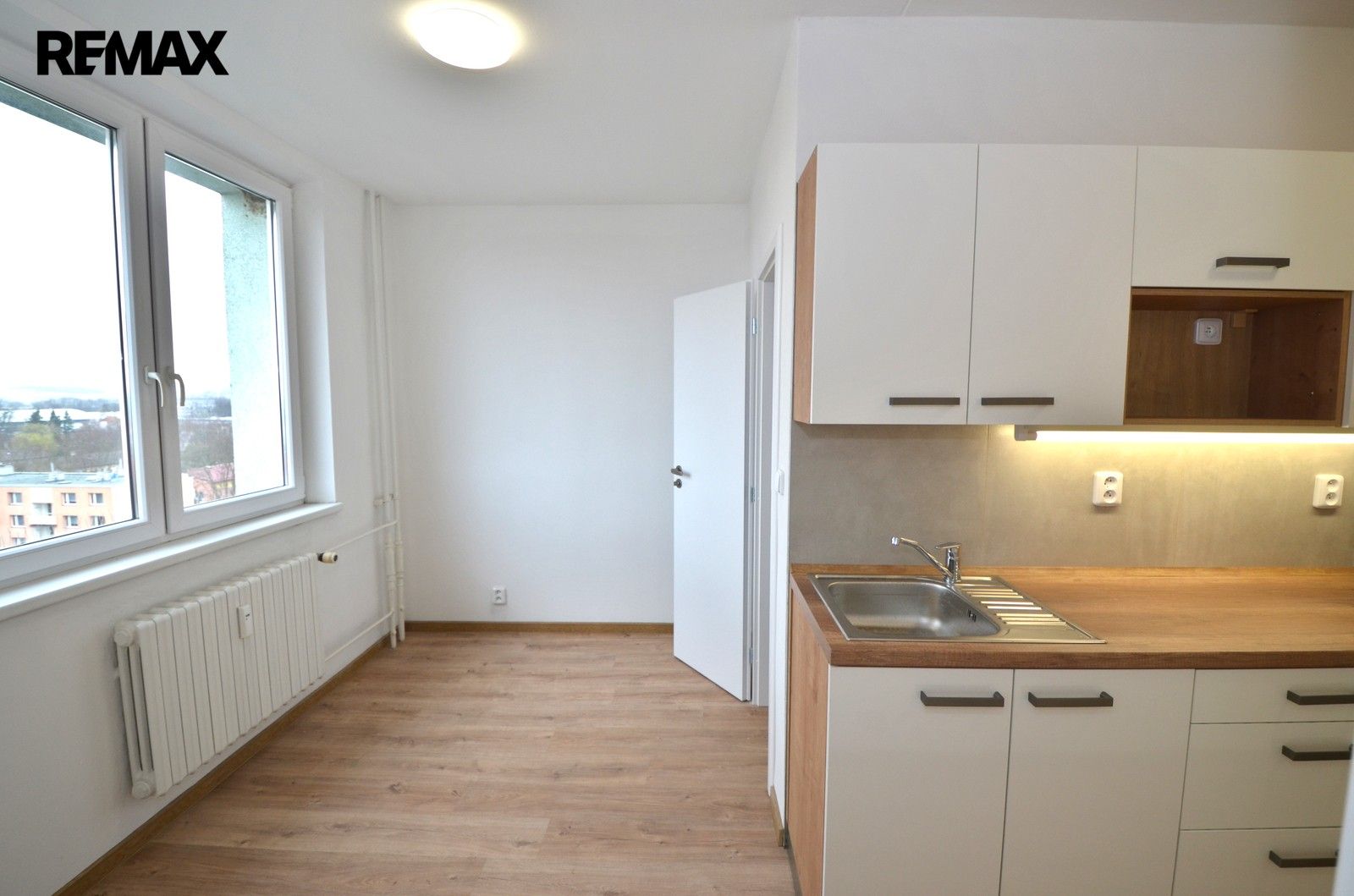 Pronájem bytu 1+1 38 m² - foto 18