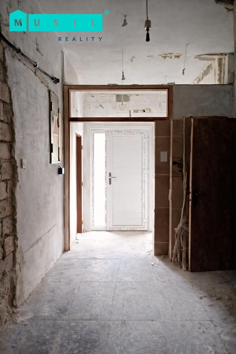 Prodej komerčního prostoru 200 m² - foto 9
